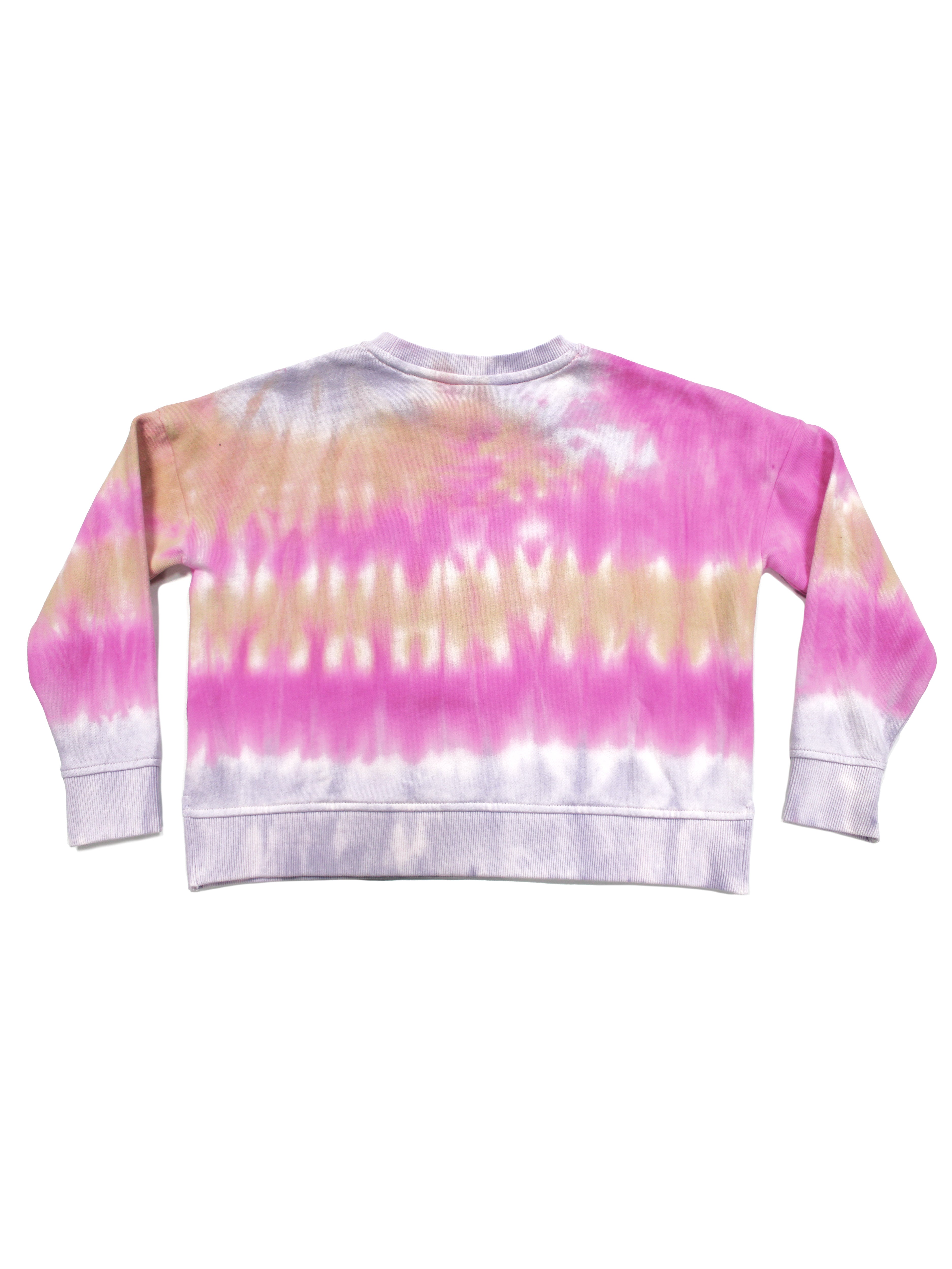 Cropped sweatshirt with a round neck and washed long sleeves with a tie-dye effect. Contrasting combined print detail on the front. Side openings. Rib finishes.