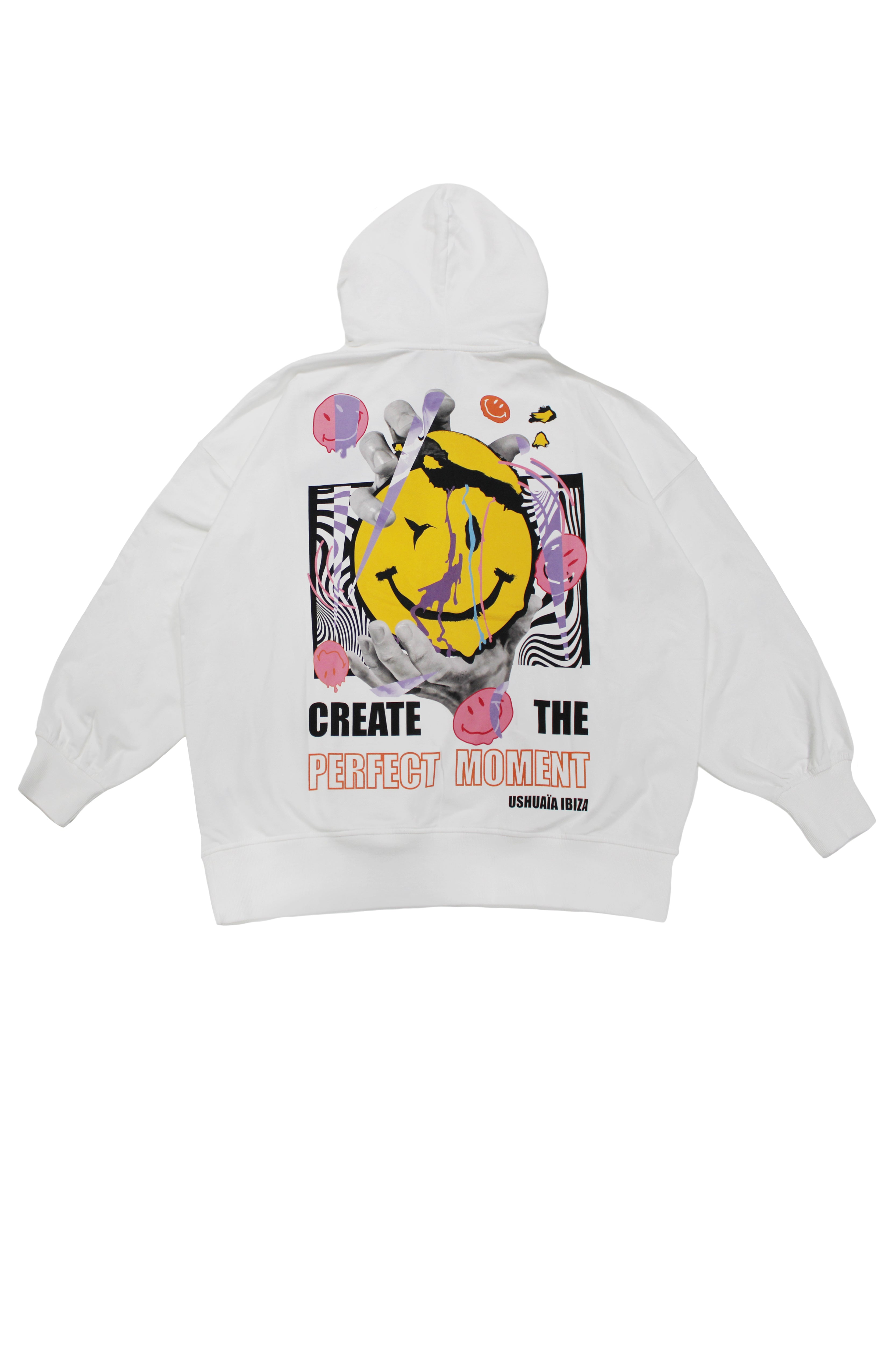 Oversized hoodie with bold graphic print for a trendy Ibiza streetwear look. Cozy & stylish for cool summer nights. Shop now!
