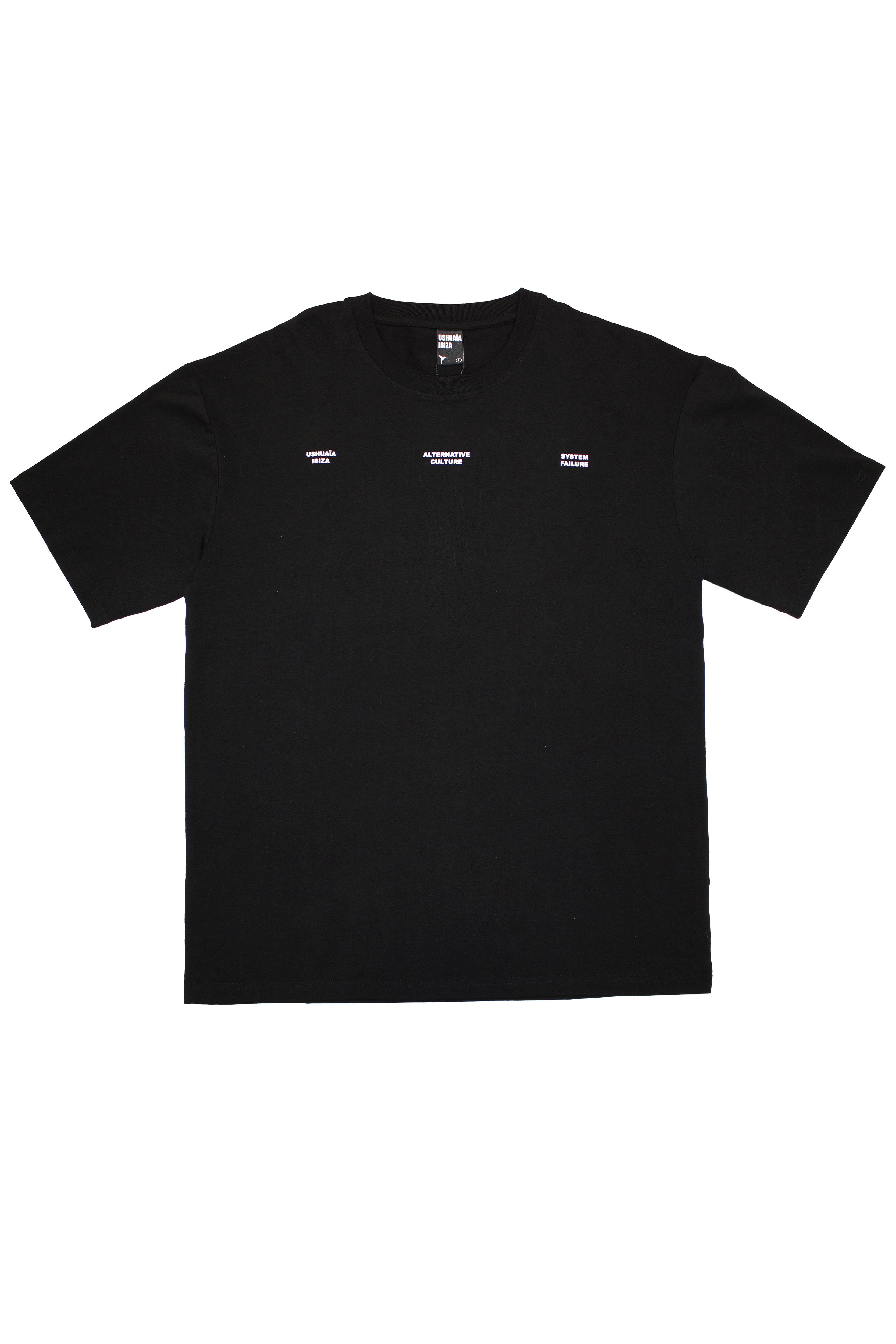 Oversized t-shirt with round neck and short sleeves. Contrast combined print detail on front and back.