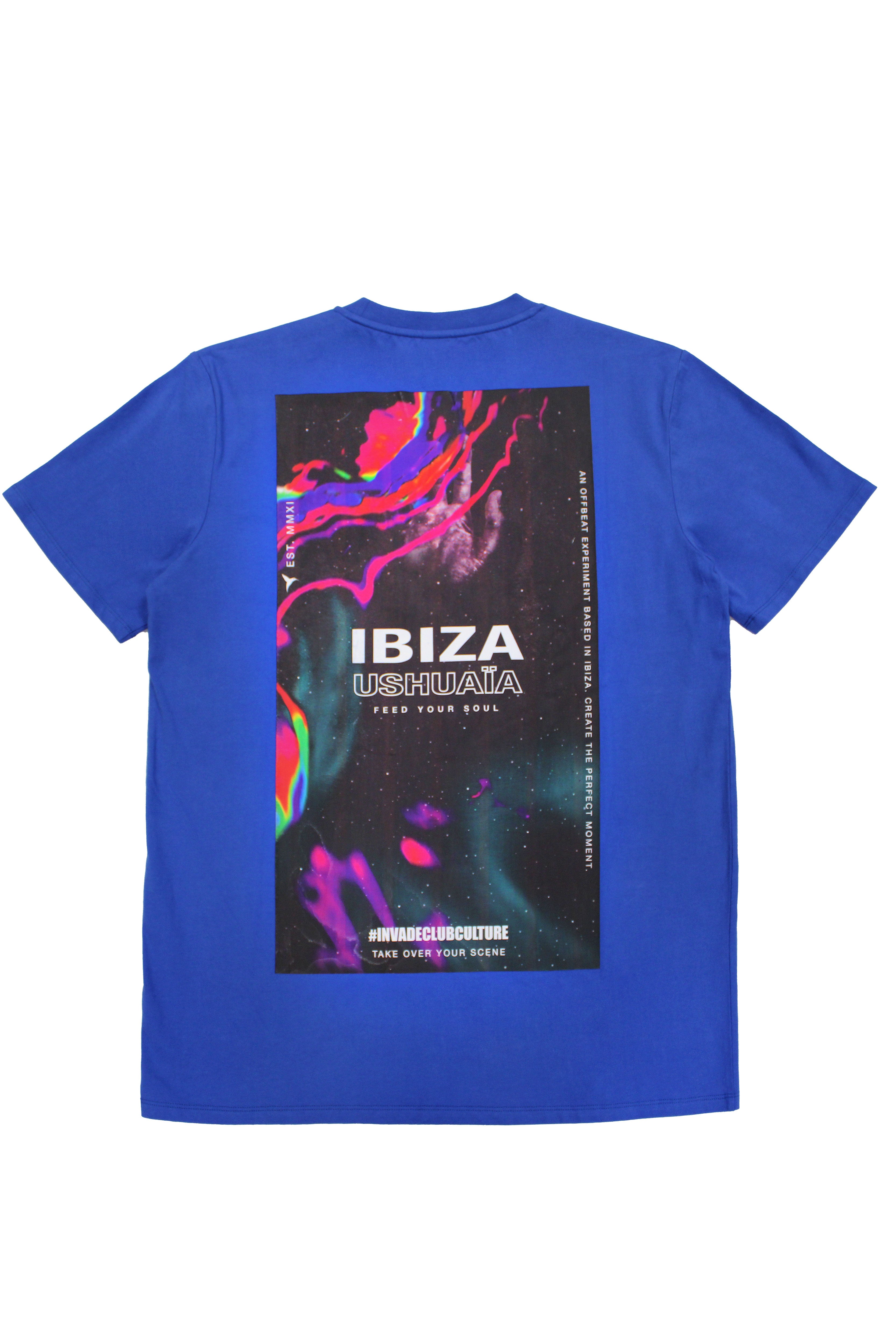 Regular fit T-shirt with round neck and short sleeves, washed with a fade-out effect. Contrasting combined print detail on the front and back.