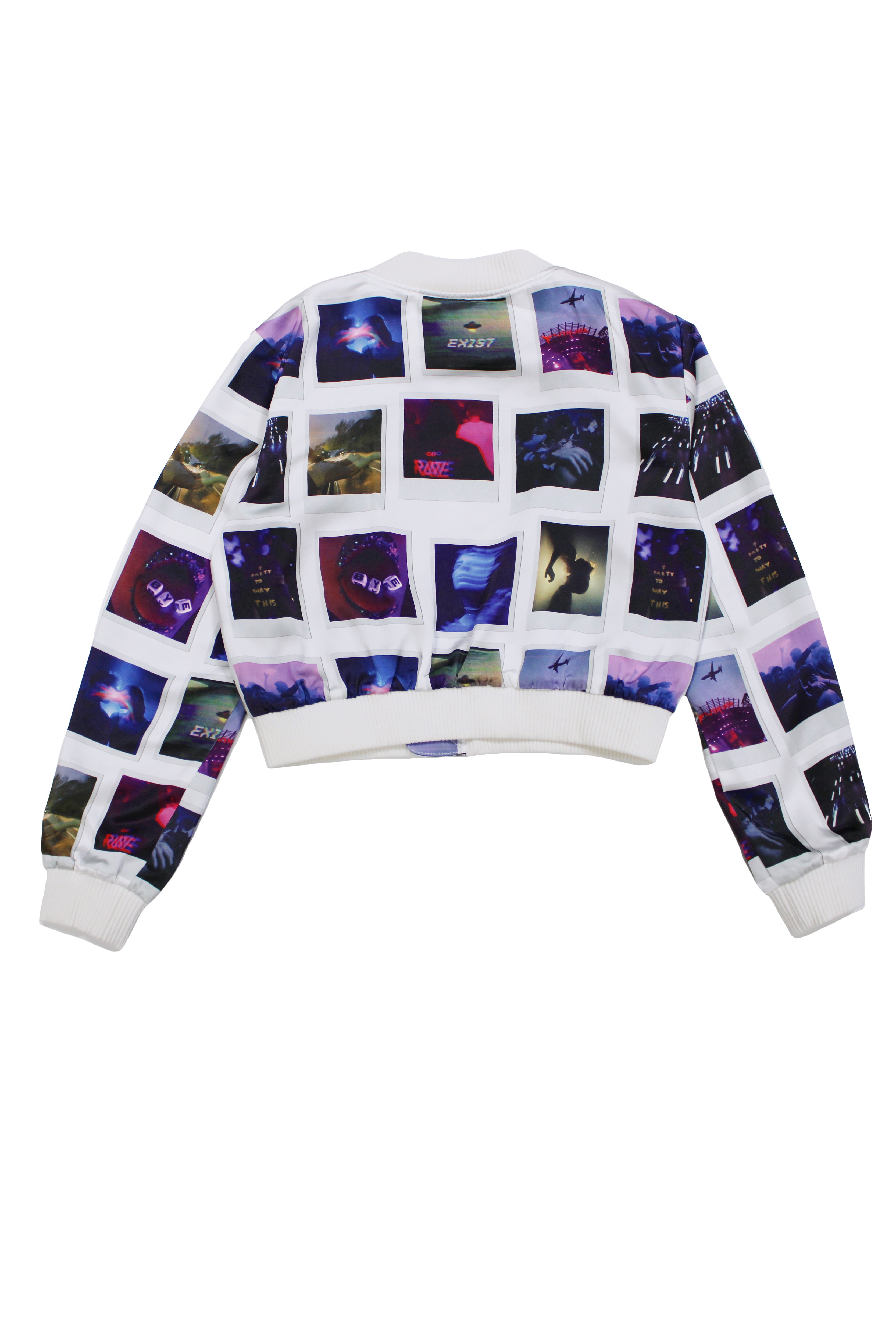 Printed bomber jacket made of satin fabric. Welt pockets on the front. Front zip closure.