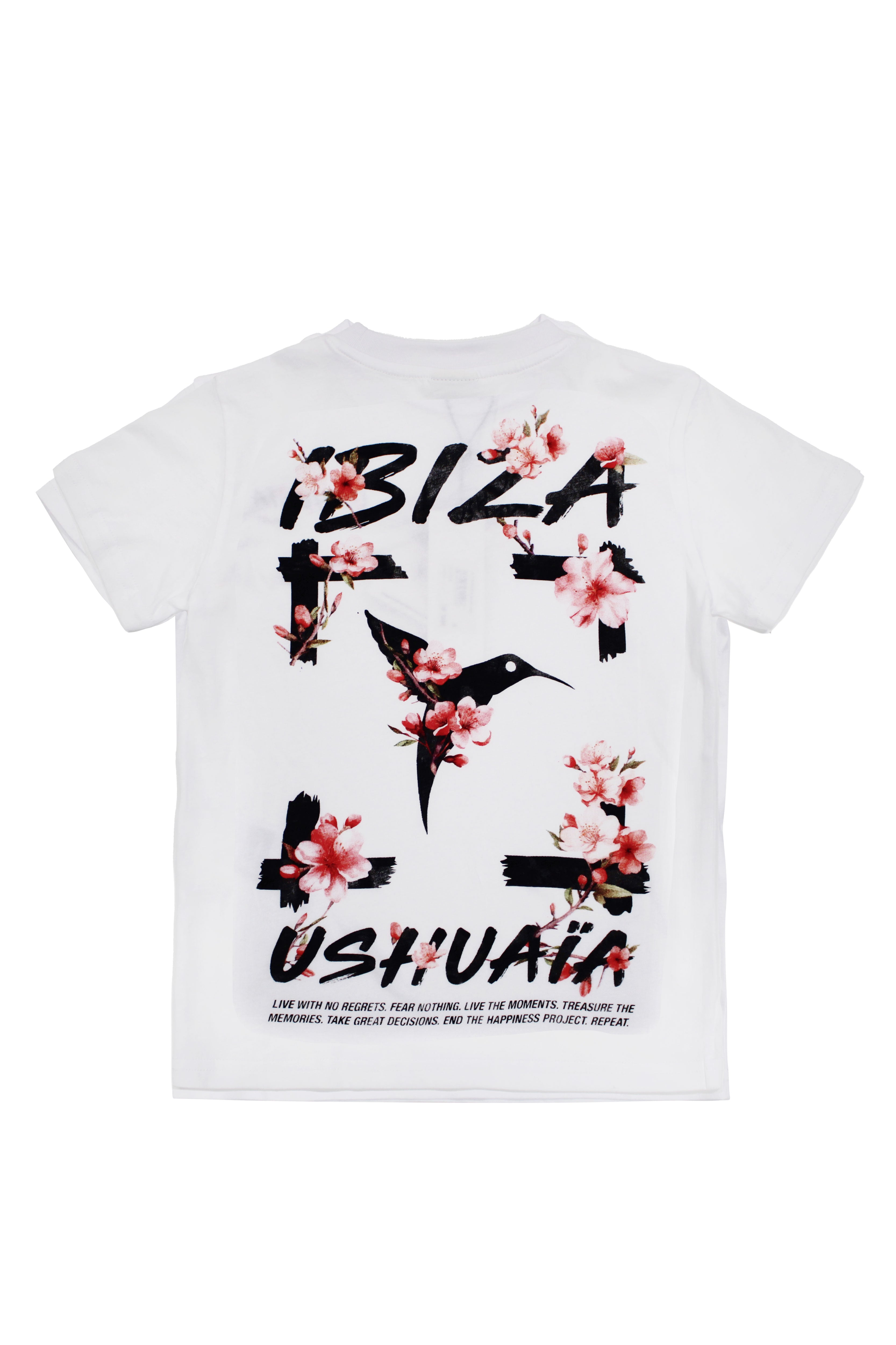 Round neck and sleeve t-shirt. Contrast combined print detail on front and back.
COMPOSITION:
50% Cotton 50% Modal