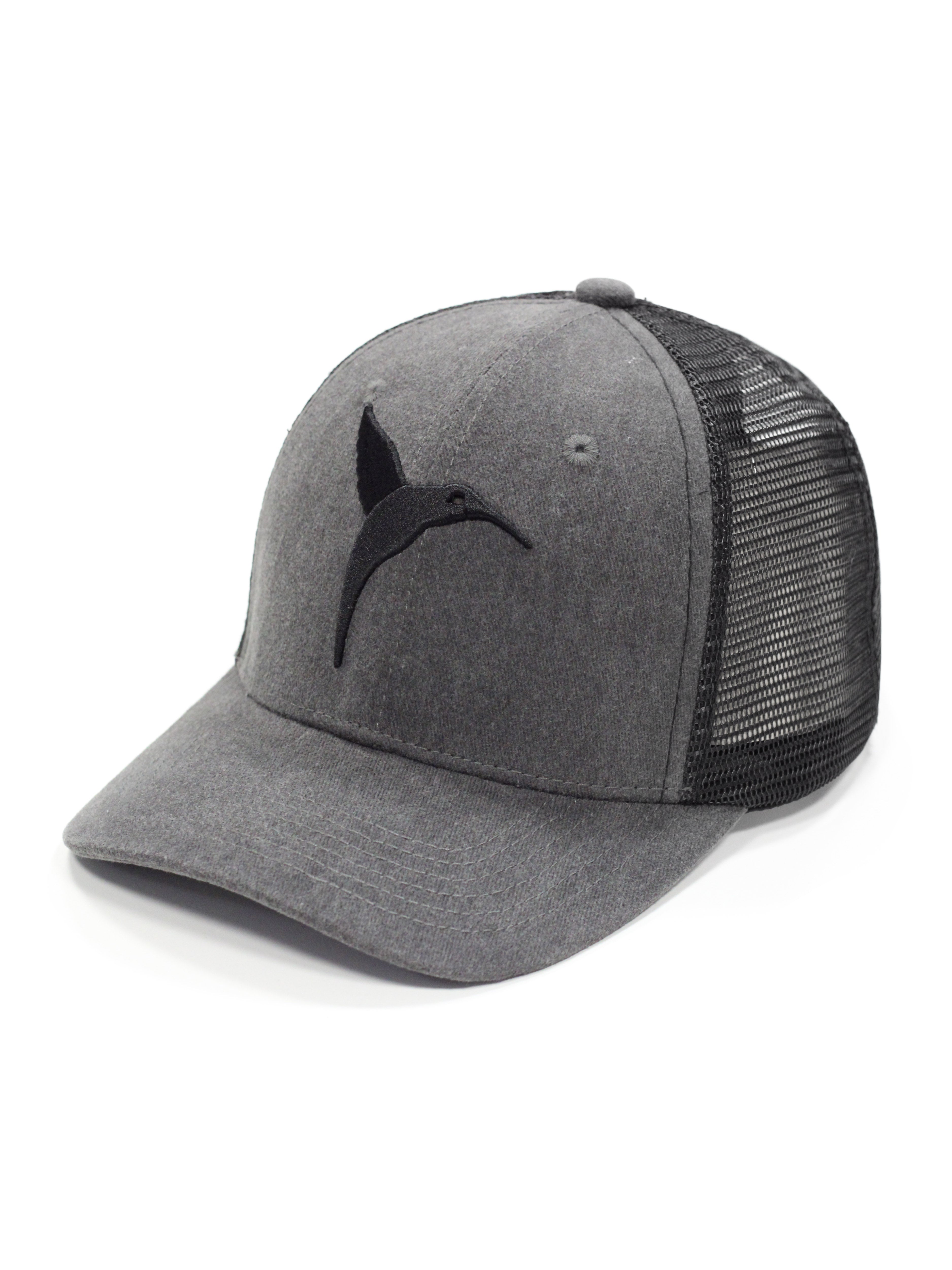 Cap made of 100% cotton with mesh detail at the back in polyester fabric. Front detail features a hummingbird graphic.