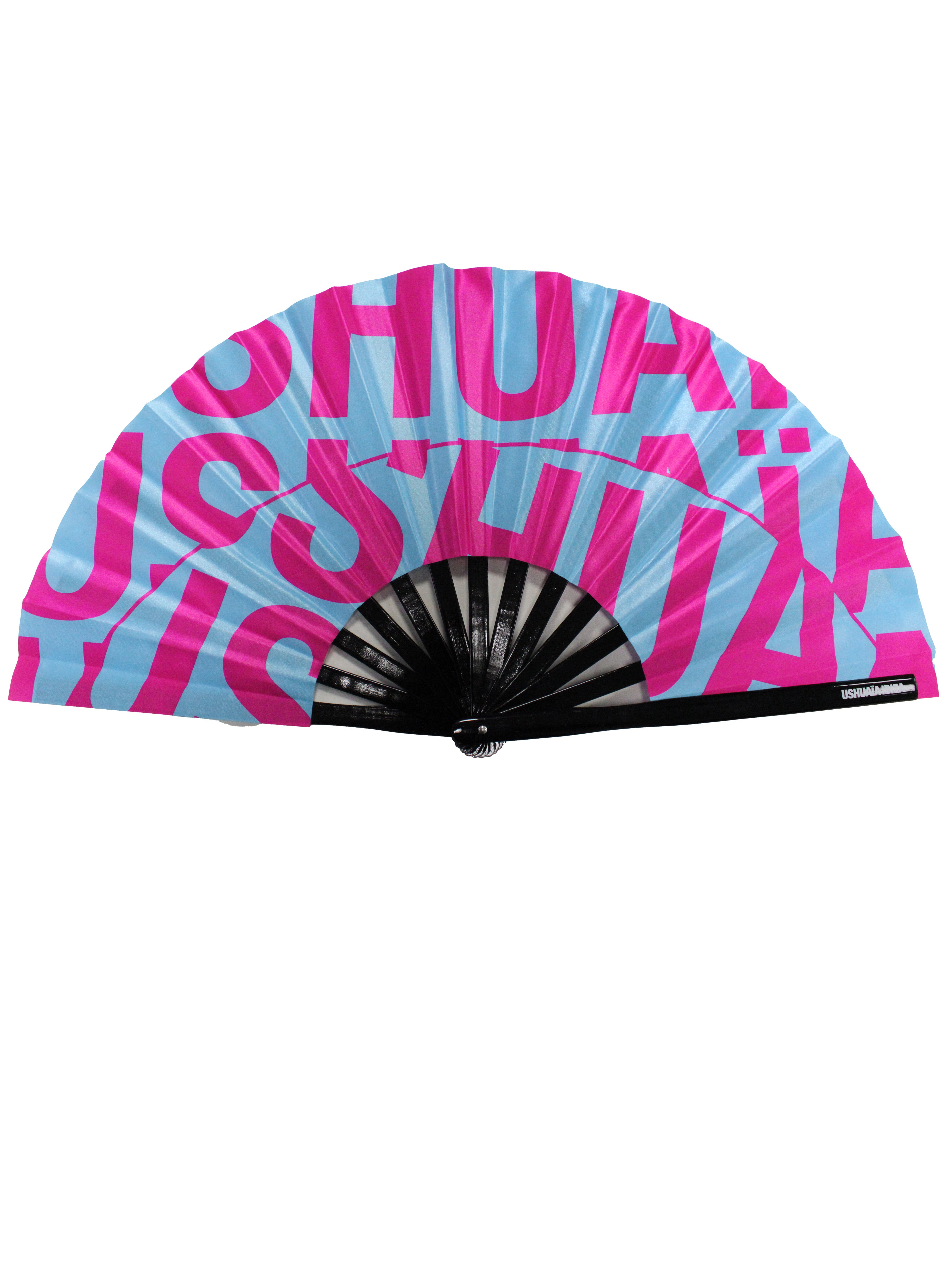 Official Ushuaïa Ibiza fan – Blue & Pink XL.
COMPOSITION:
Blue polyester fabric with oversized pink "USHUAÏA IBIZA" sublimation print
Black-painted wooden ribs with central metal rivet
Extra-large size, lightweight, foldable, and easy to carry