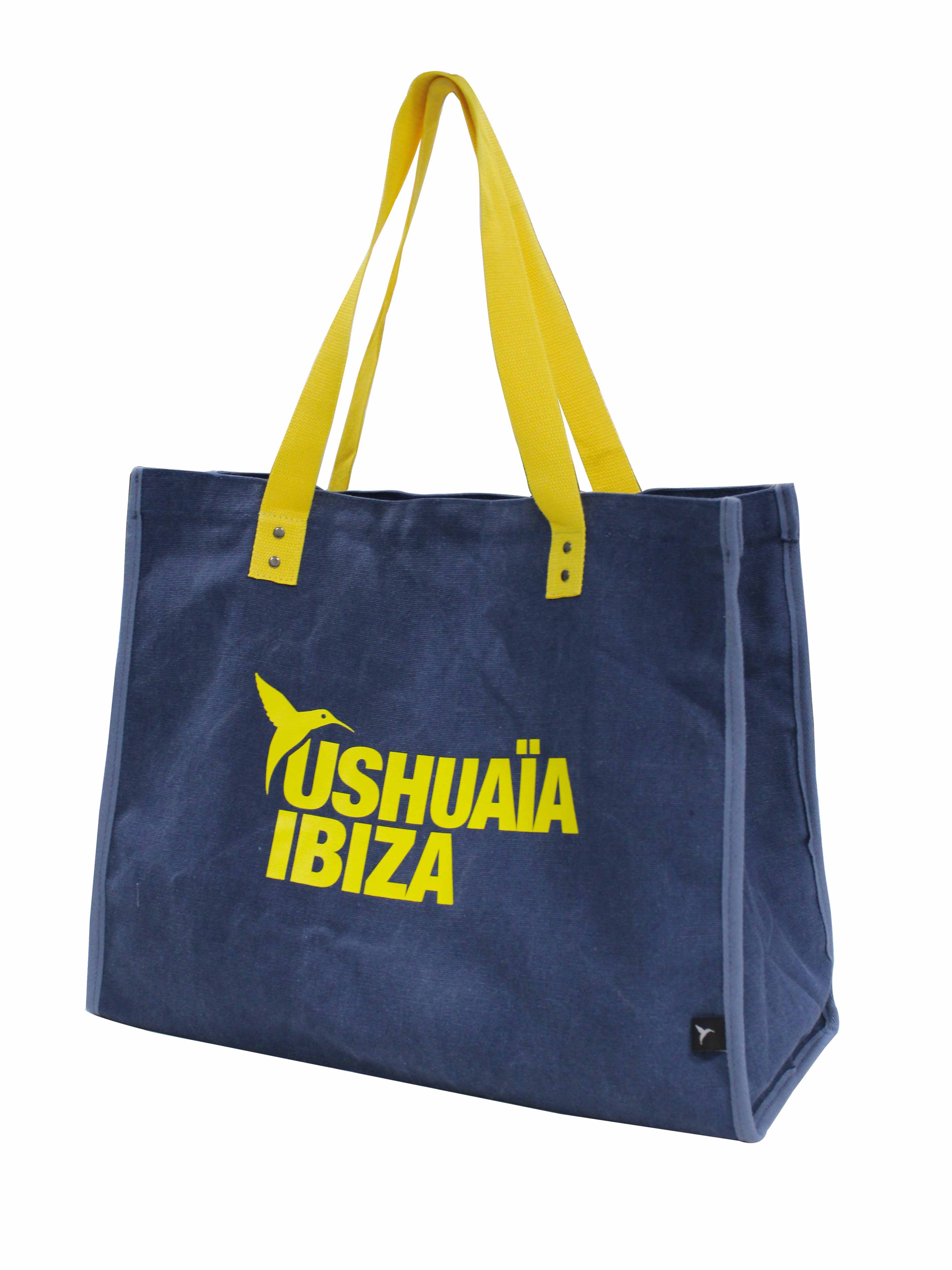 Official Ushuaïa Ibiza beach bag.
COMPOSITION:
Made from high-density canvas cotton, durable and reusable
Long cotton webbing handles with metal rivets for added strength
Large interior capacity, ideal for the beach, pool, or shopping
Large yellow screen-printed design featuring the iconic Ushuaïa Ibiza logo