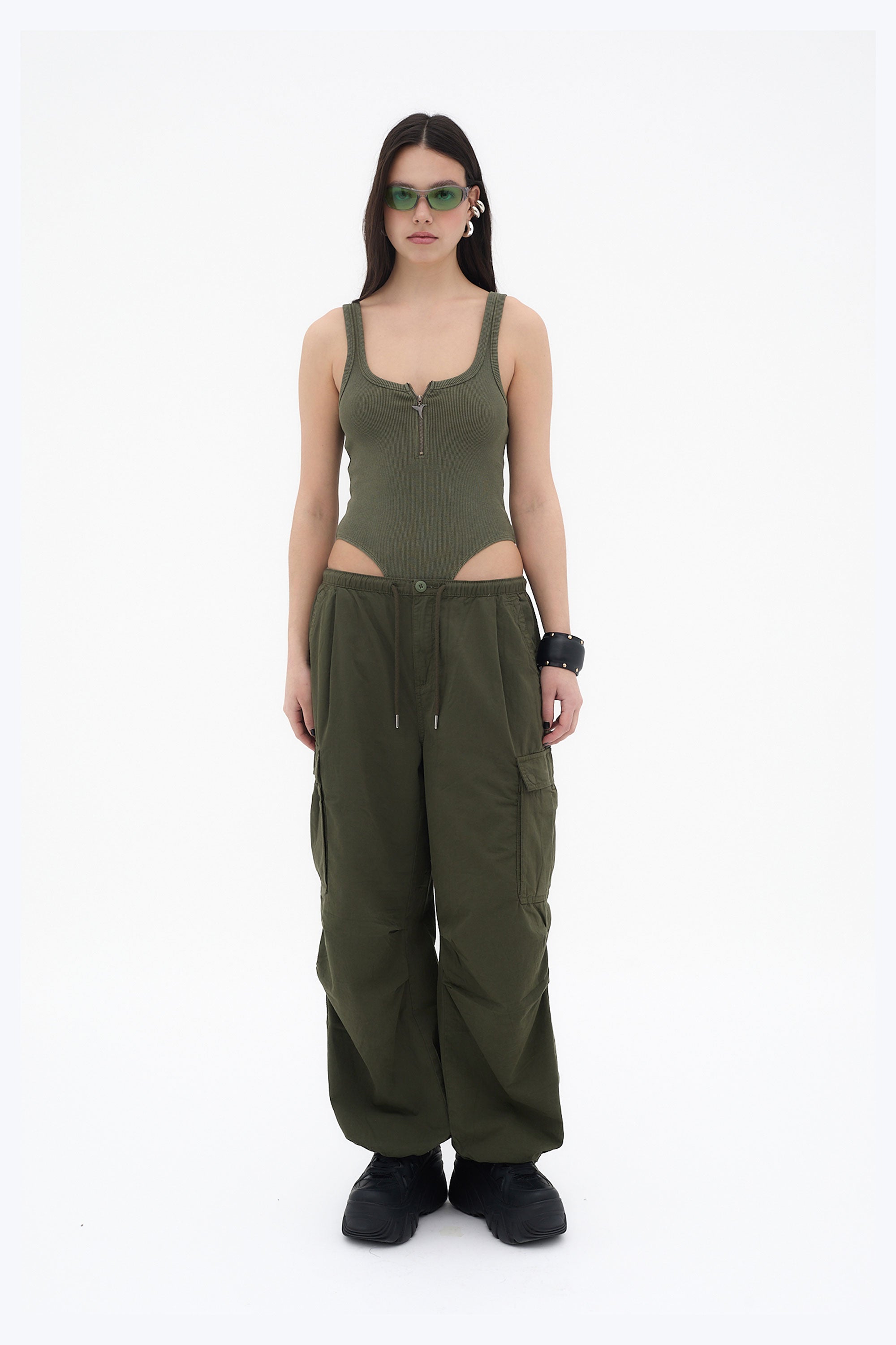body mujer verde acid wash tirantes cremallera