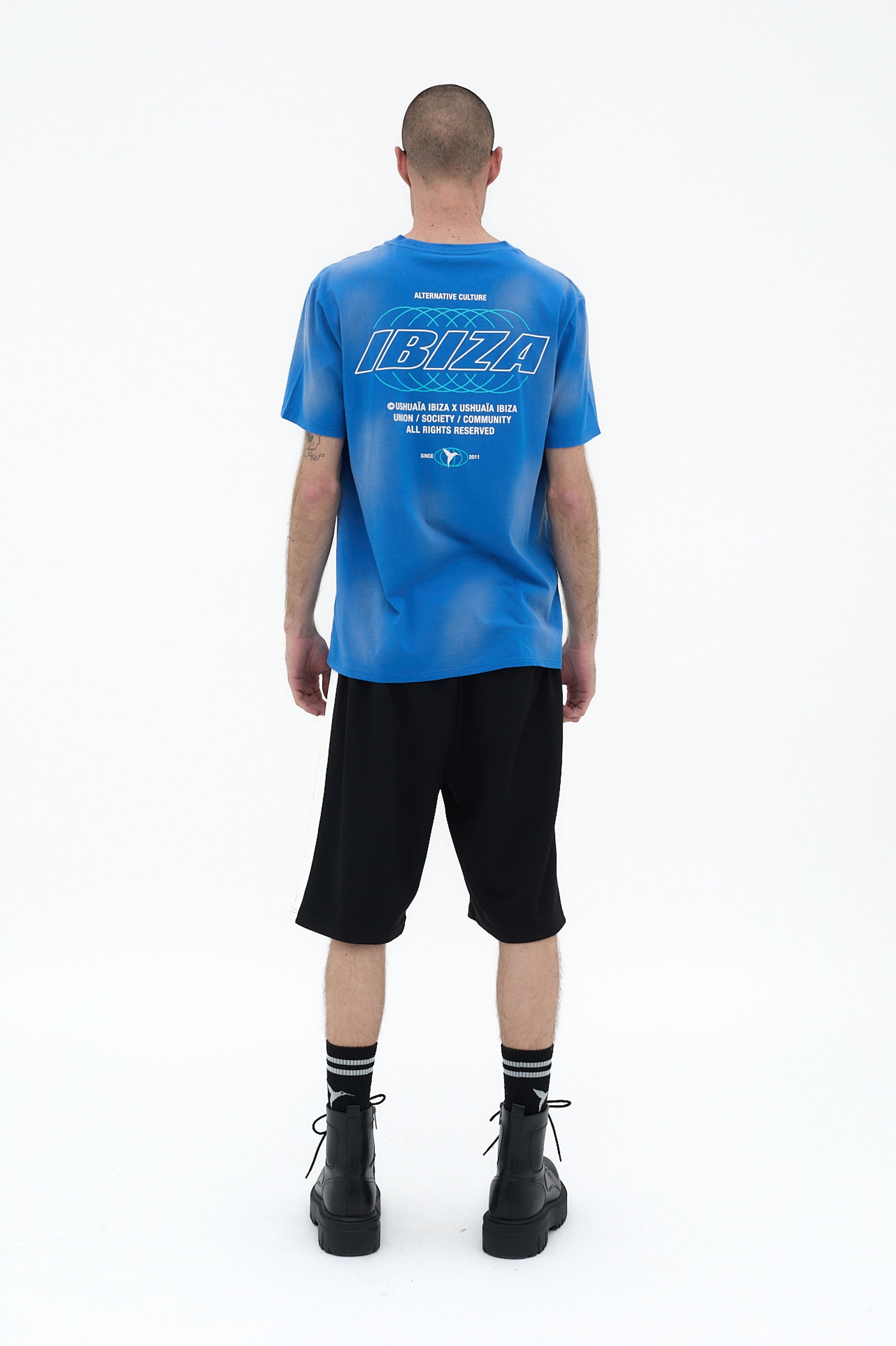 camiseta regular hombre algodón acid wash spray logo ushuaïa delantero y espalda ibiza