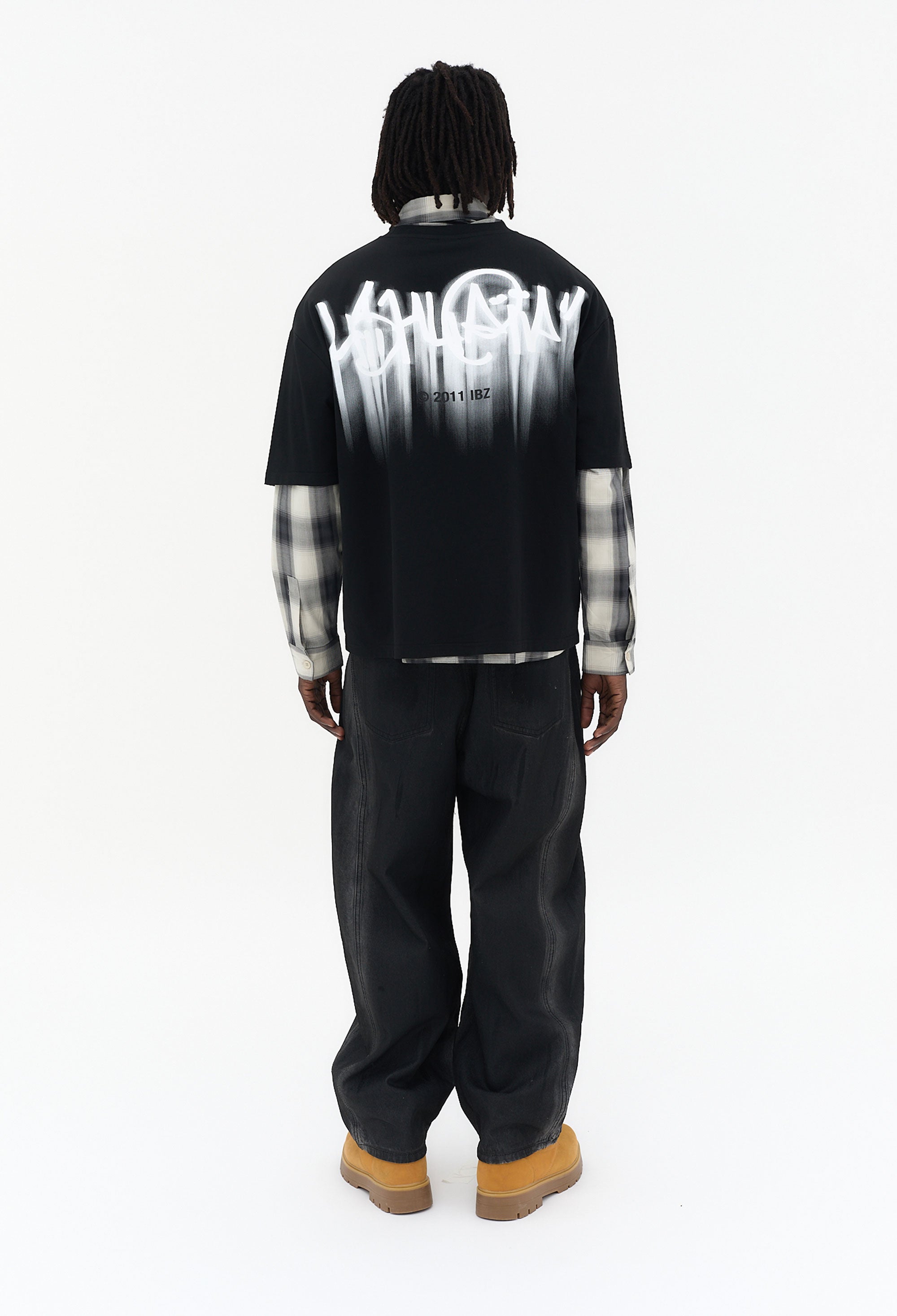 camiseta boxy fit hombre algodón silicon wash logo ushuaïa
