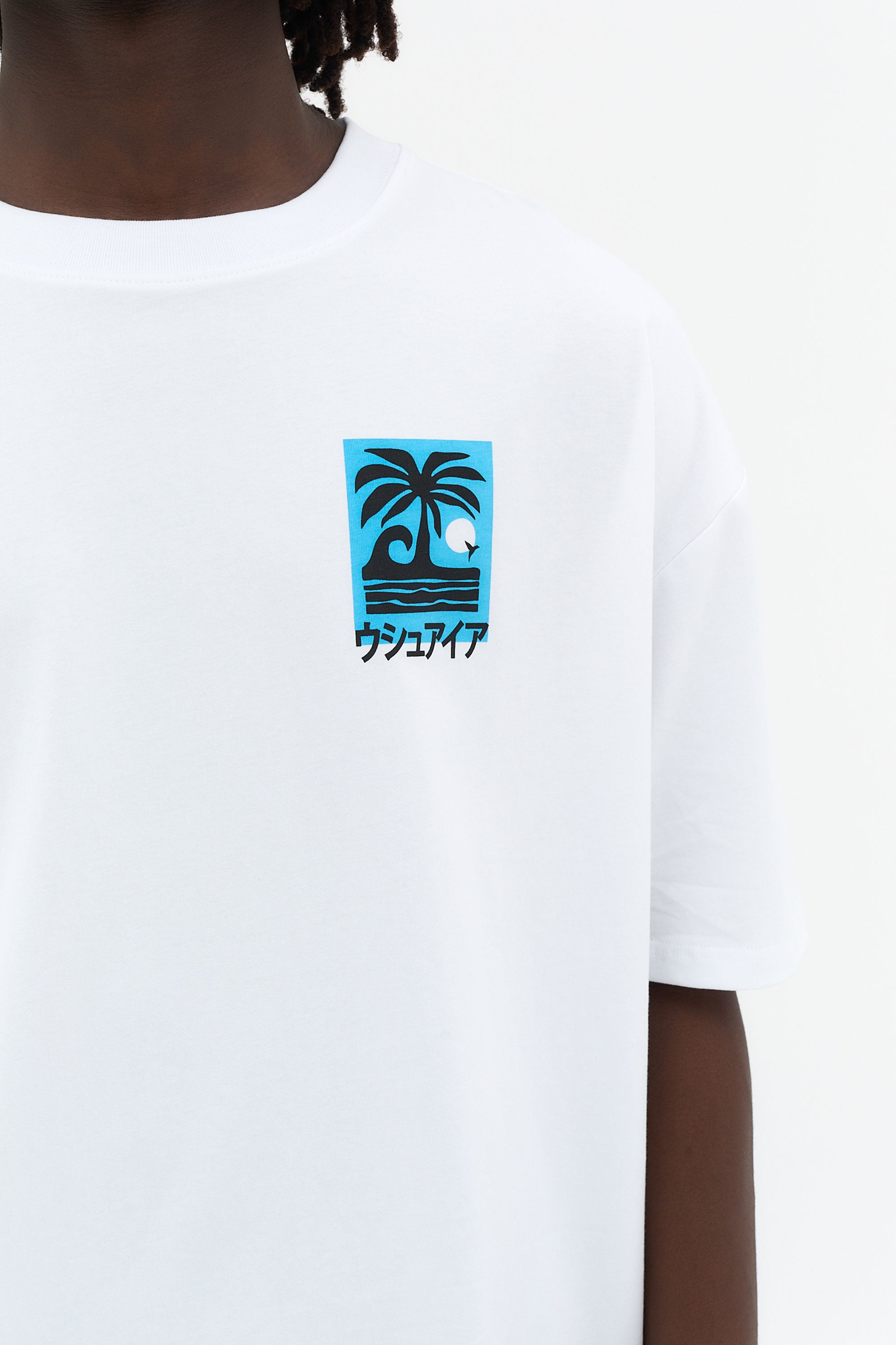 camiseta boxy fit hombre algodón silicon wash logo ushuaïa