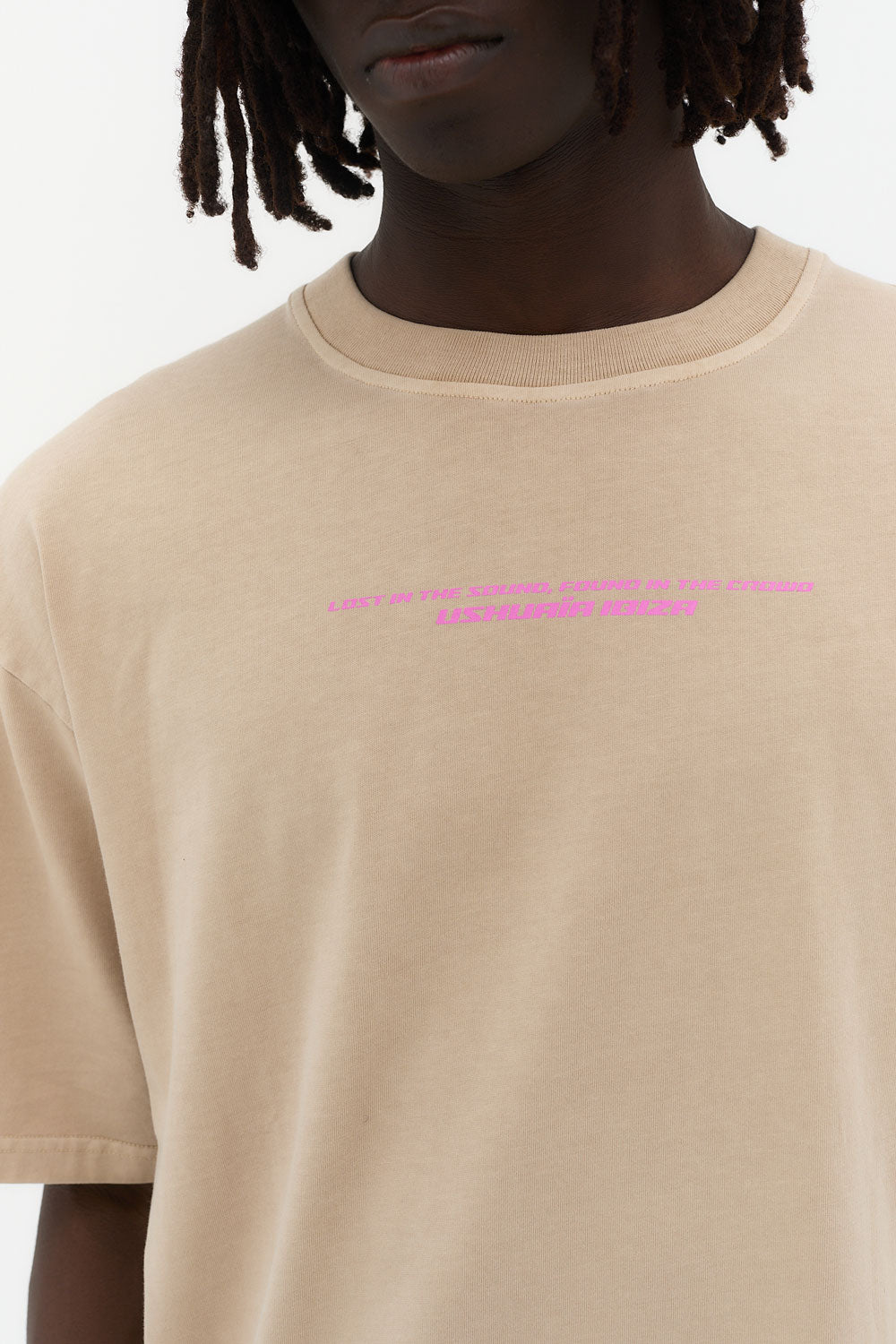 camiseta oversize hombre algodón acid wash enzymatic wash logo ushuaïa