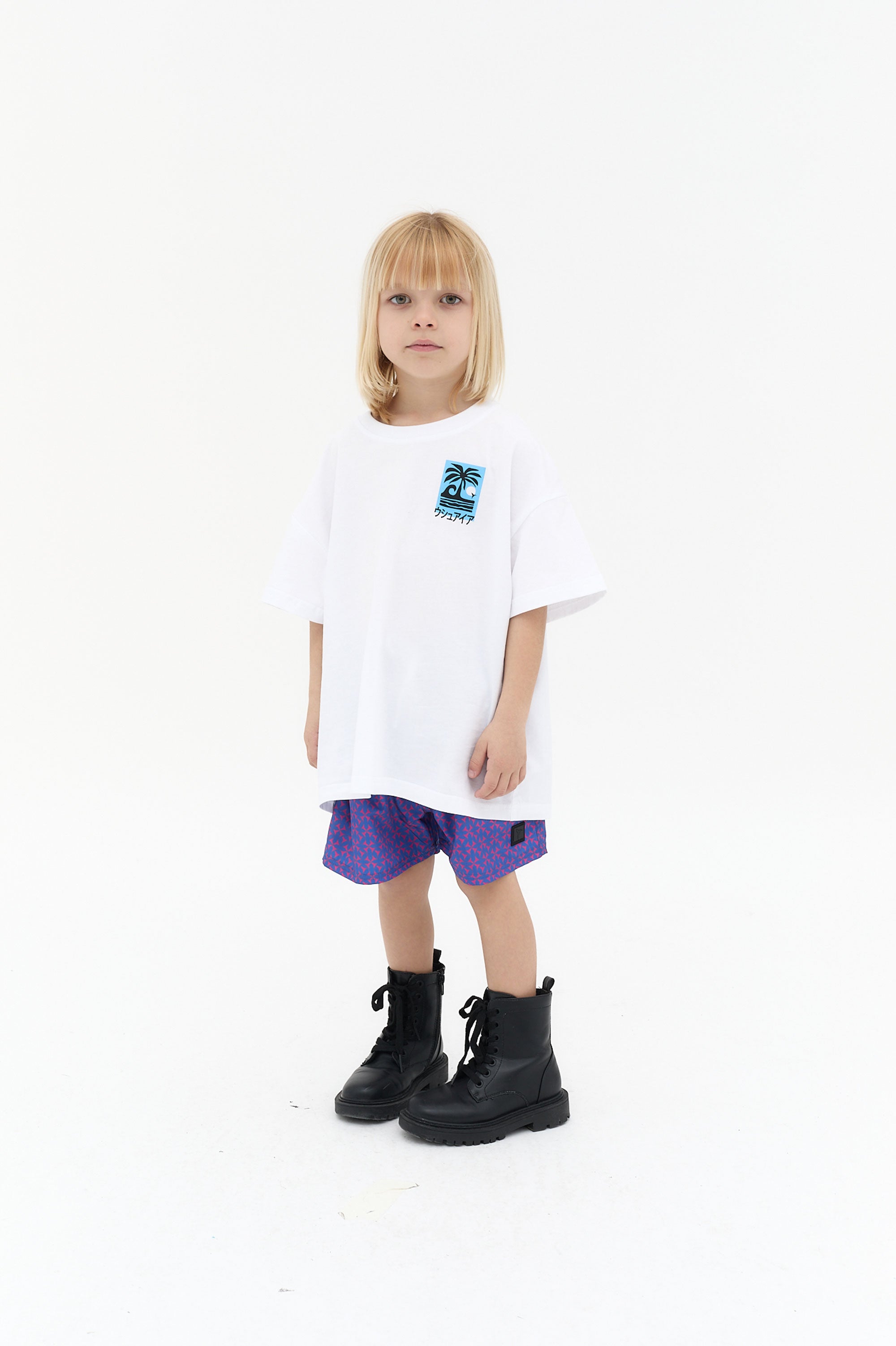 camiseta niño oversize algodón blanca silicon wash logo ushuaïa