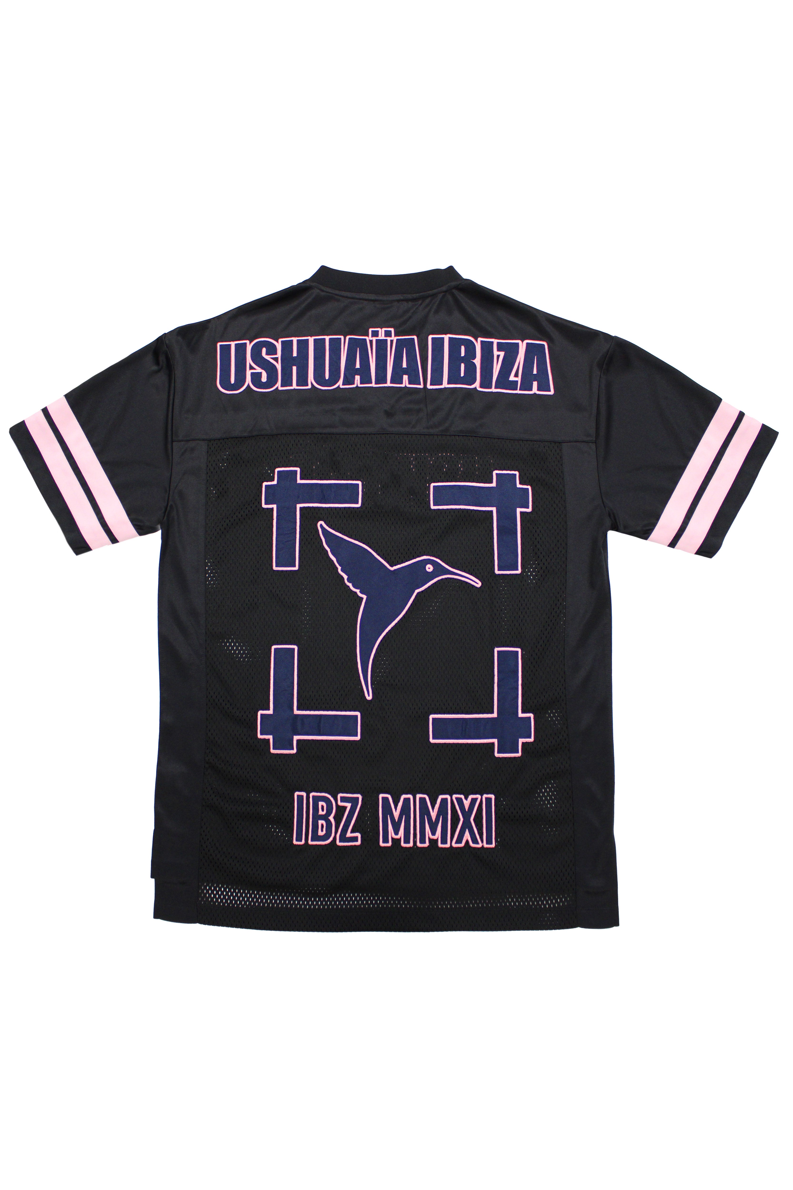 Combined rugby style T-shirt made of technical and mesh fabric, lightweight and breathable. V-neck and Short sleeves. Detail of contrasting combined applications on the front and back. 