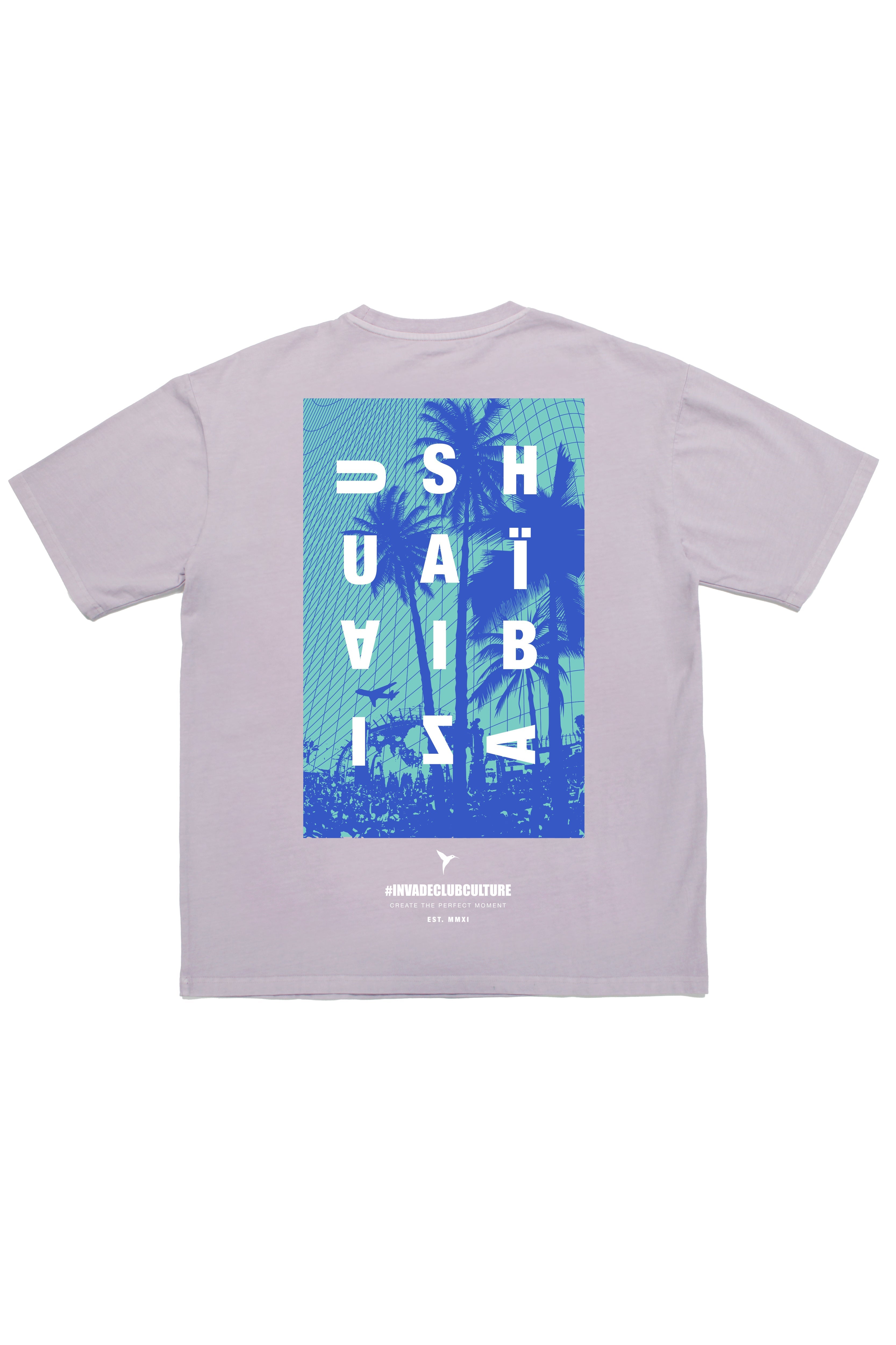 Oversized t-shirt with round neck and short sleeves washed with fade out effect. Contrast combined print detail on front and back.