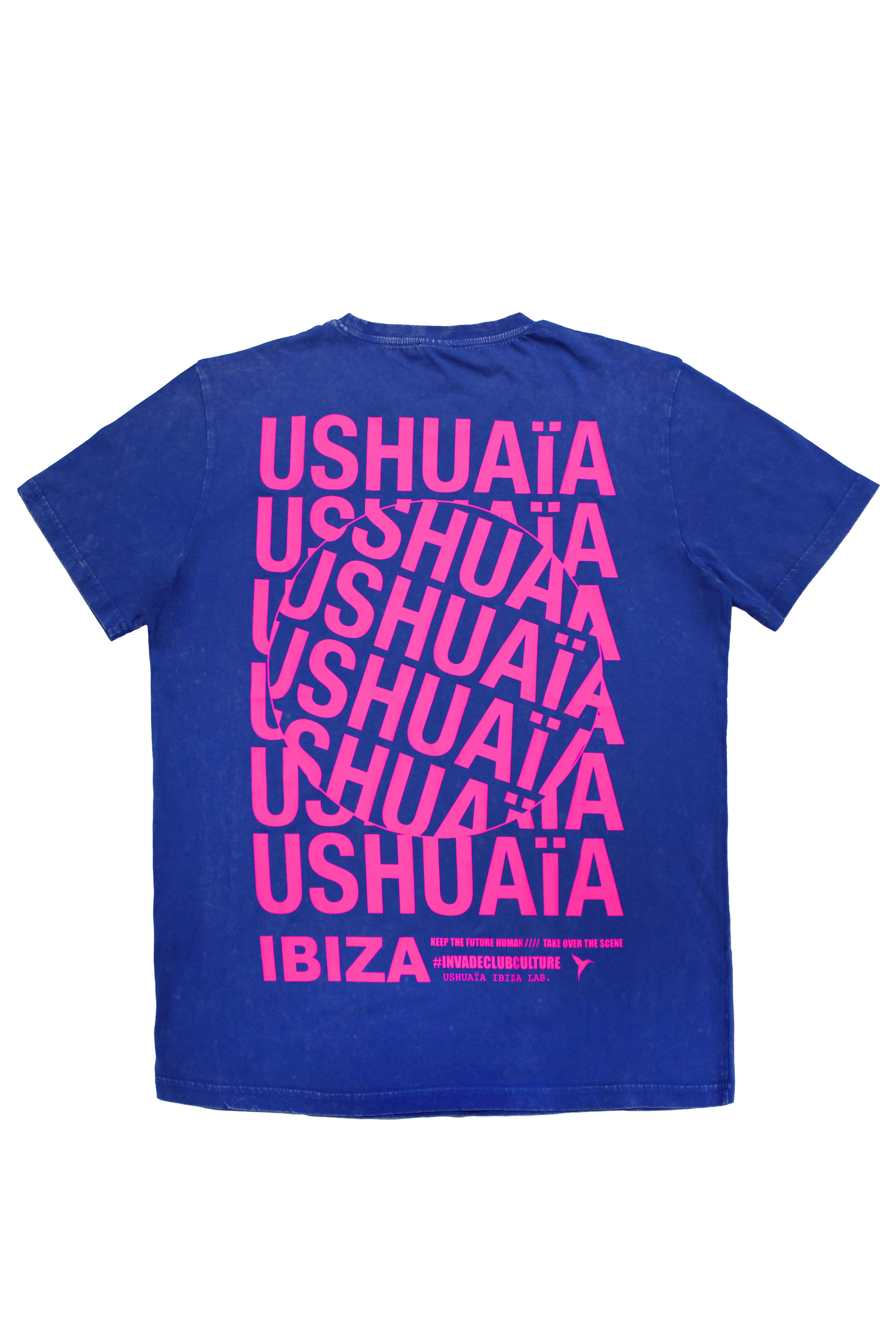 Regular fit t-shirt with round neck and washed short sleeves with fade out effect. Contrast combined print detail on front and back.