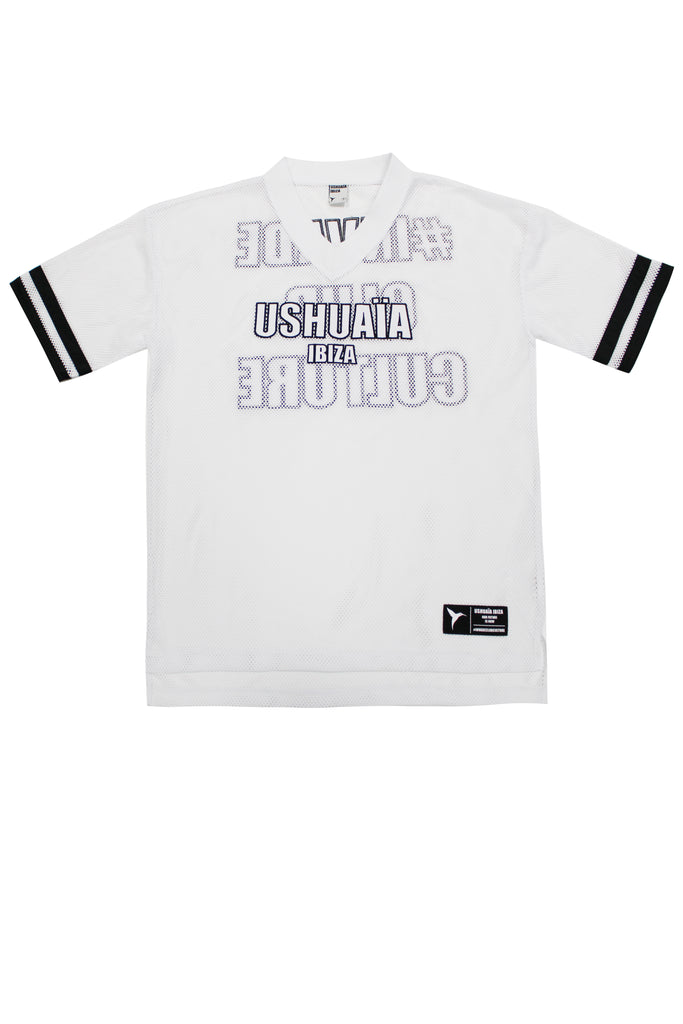 Rugby-inspired oversized T-shirt with jacquard detail for a bold streetwear look. Perfect for Ibiza summer vibes. Shop the trend now!