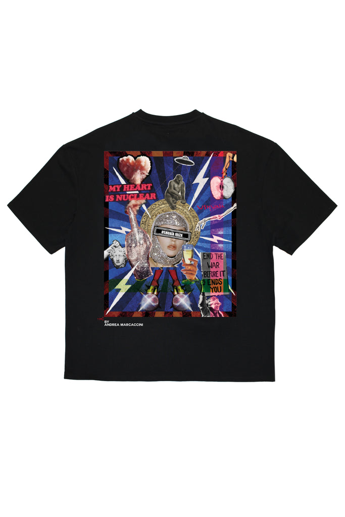 Oversize plus t-shirt with round neck and short sleeves. Contrast combined print detail on front and back.
USHUAÏA x ANDREA MARCACCINI 