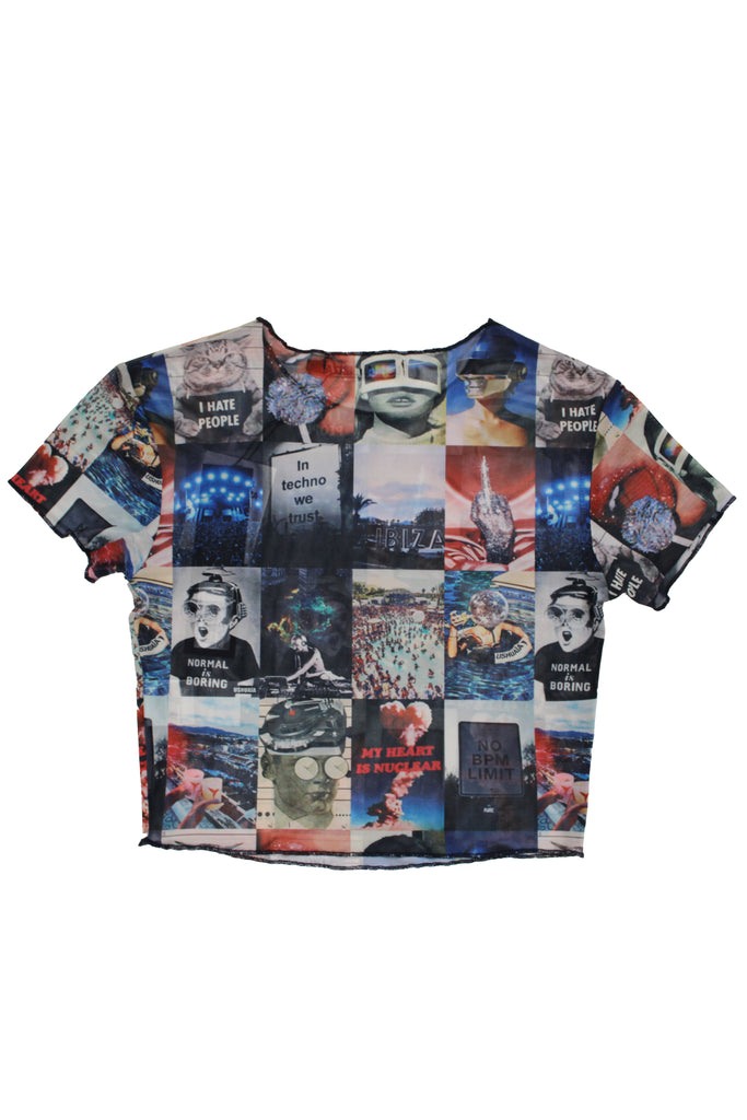 Cropped T-shirt with round neck and short sleeves made of printed mesh fabric.  
 