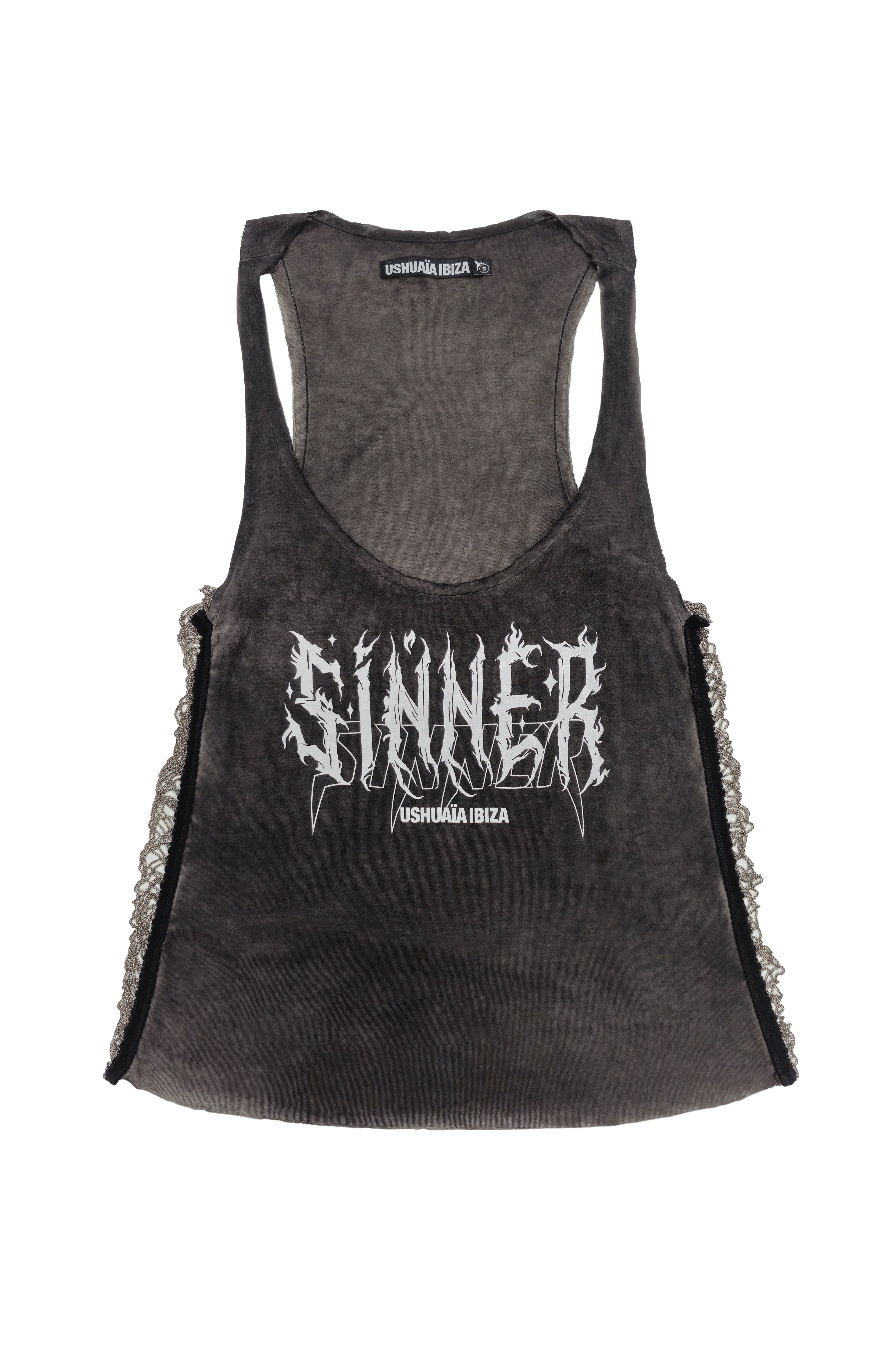 Black loose-fit tank with washed effect, bold front print & chain detail. Perfect for edgy Ibiza looks. Shop your vibe now!