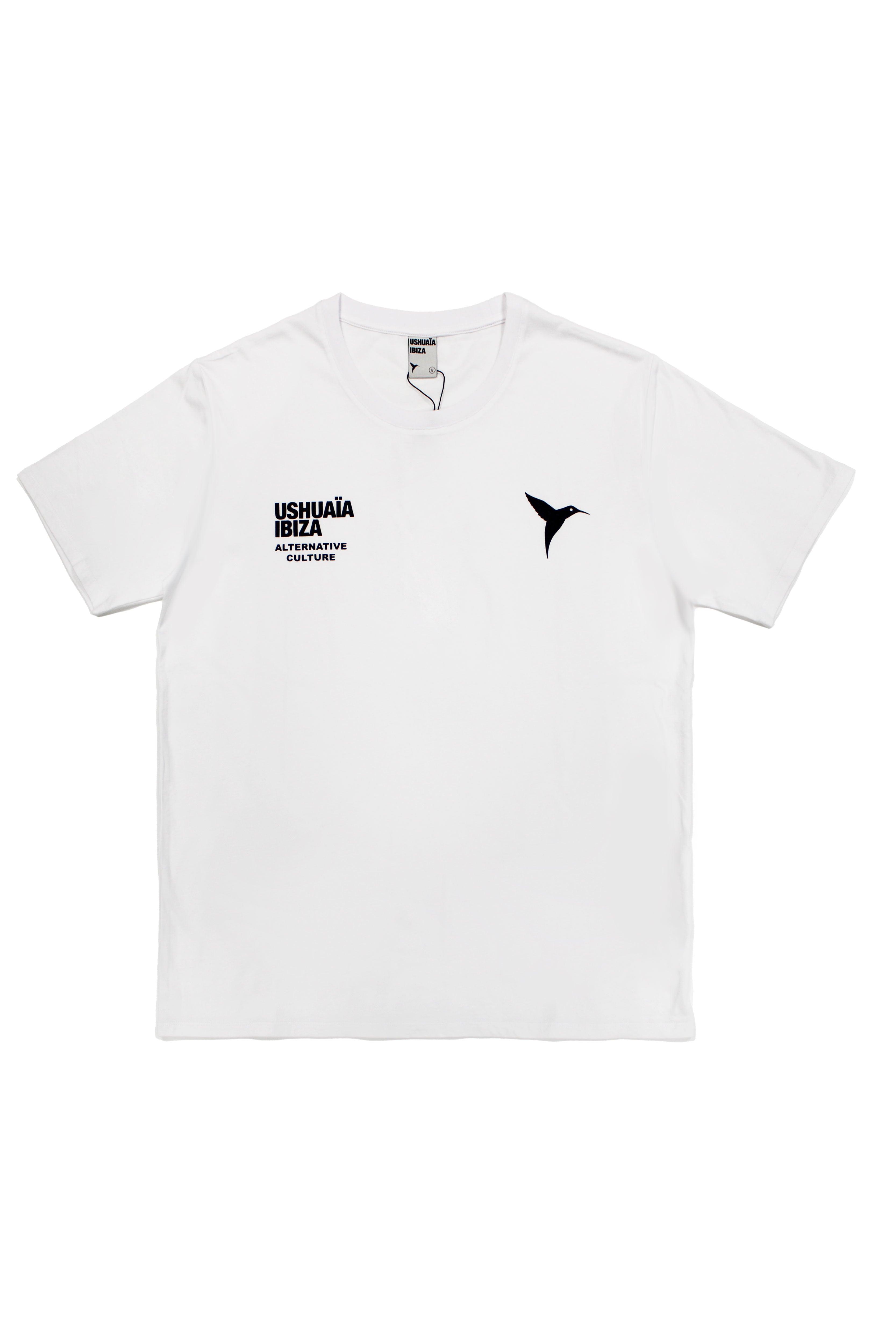 Regular fit t-shirt with round neck and short sleeves. Contrast combined print detail on the front.