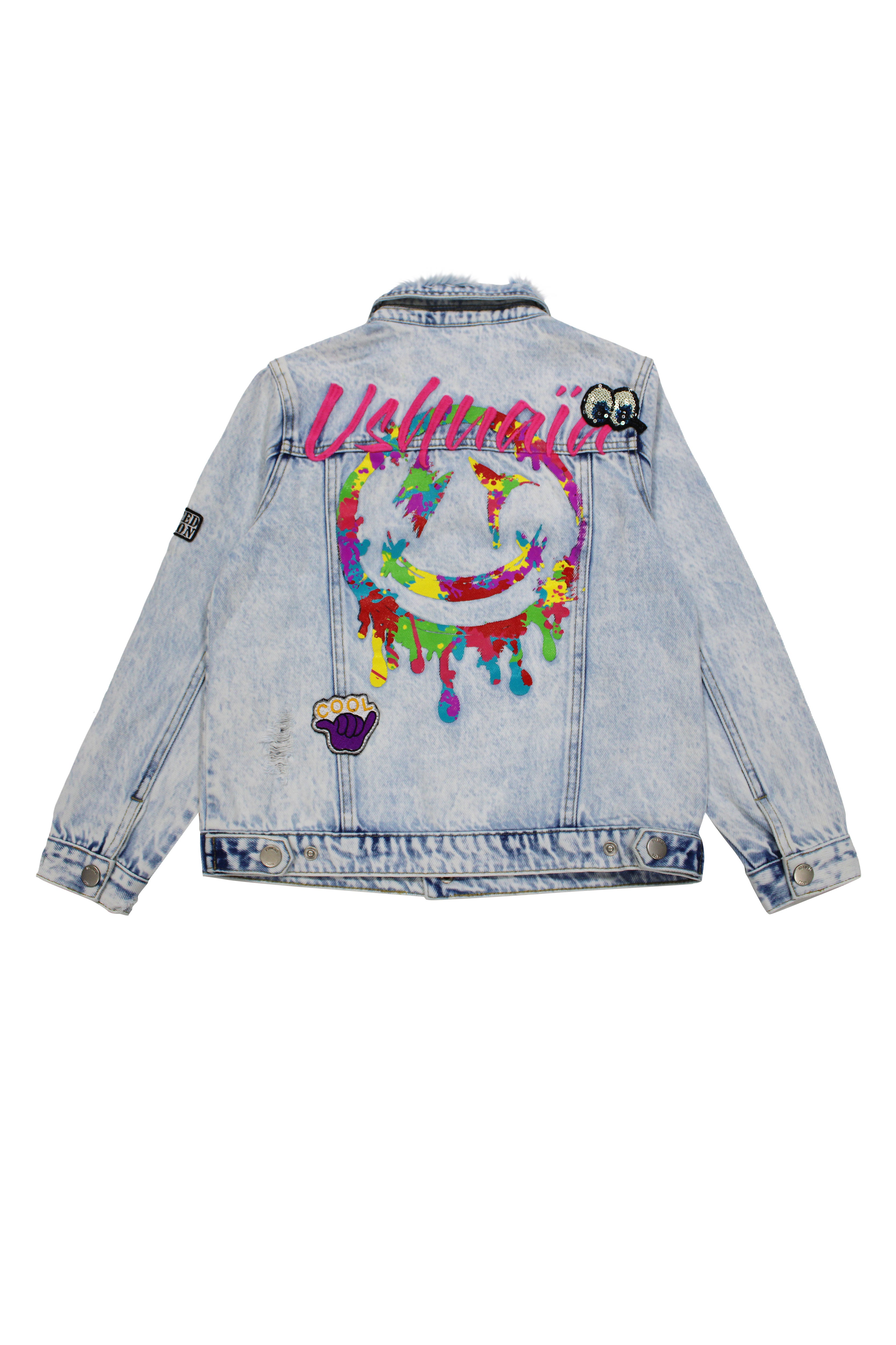 Jacket with lapel collar and long sleeves. Front pockets. Front closure with snaps. Detail of patches applied on the front and embroidered print on the back.