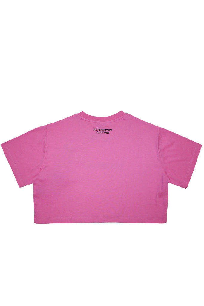 Pink cropped T-shirt with bold Ibiza print & contrast details. Perfect for summer streetwear looks. Shop the vibe now!