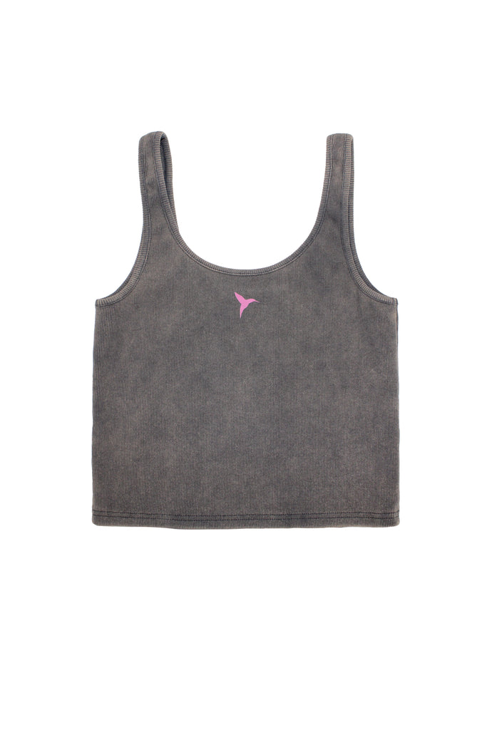 Rib tank top with round neck and washed armhole sleeves with fade out effect. Rubber-effect print detail on the front. 
 