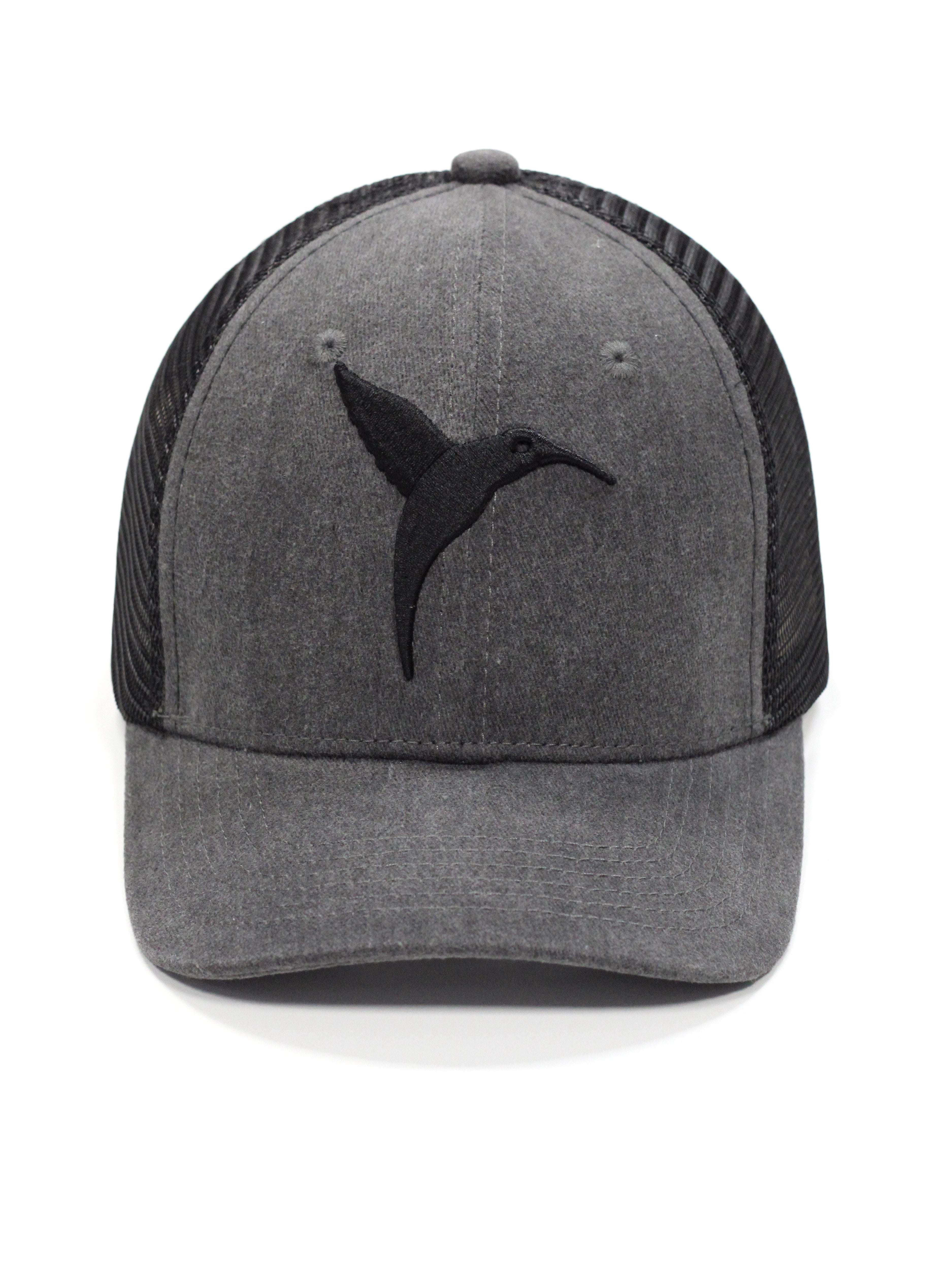 Cap made of 100% cotton with mesh detail at the back in polyester fabric. Front detail features a hummingbird graphic.