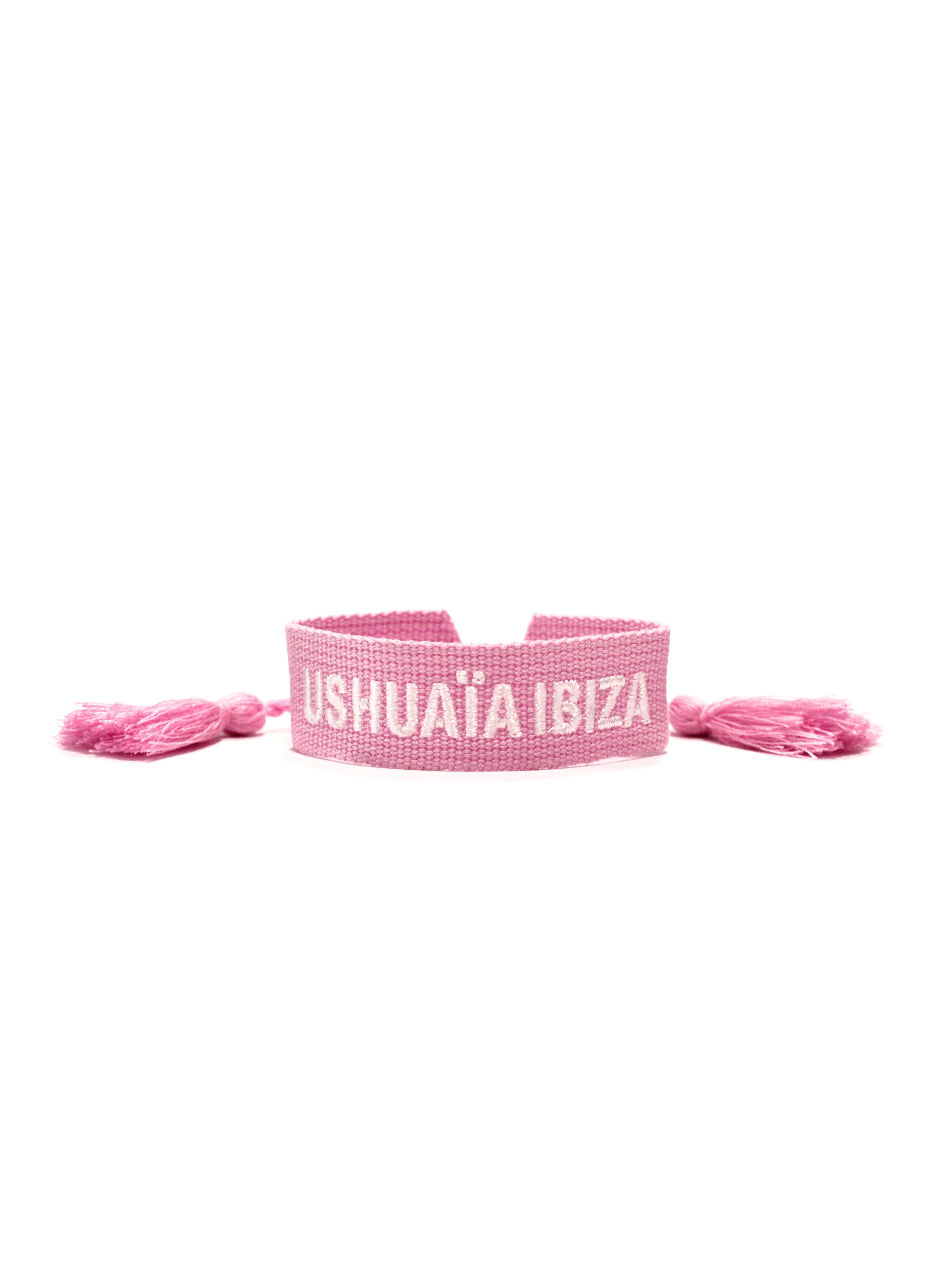 Embroidered Fabric Bracelet Ushuaïa Collection
Adjustable fabric bracelet with knotted closure. Embroidered Ushuaïa Collection logo at the center. Available in different colors.
COMPOSITION:
100% polyester.