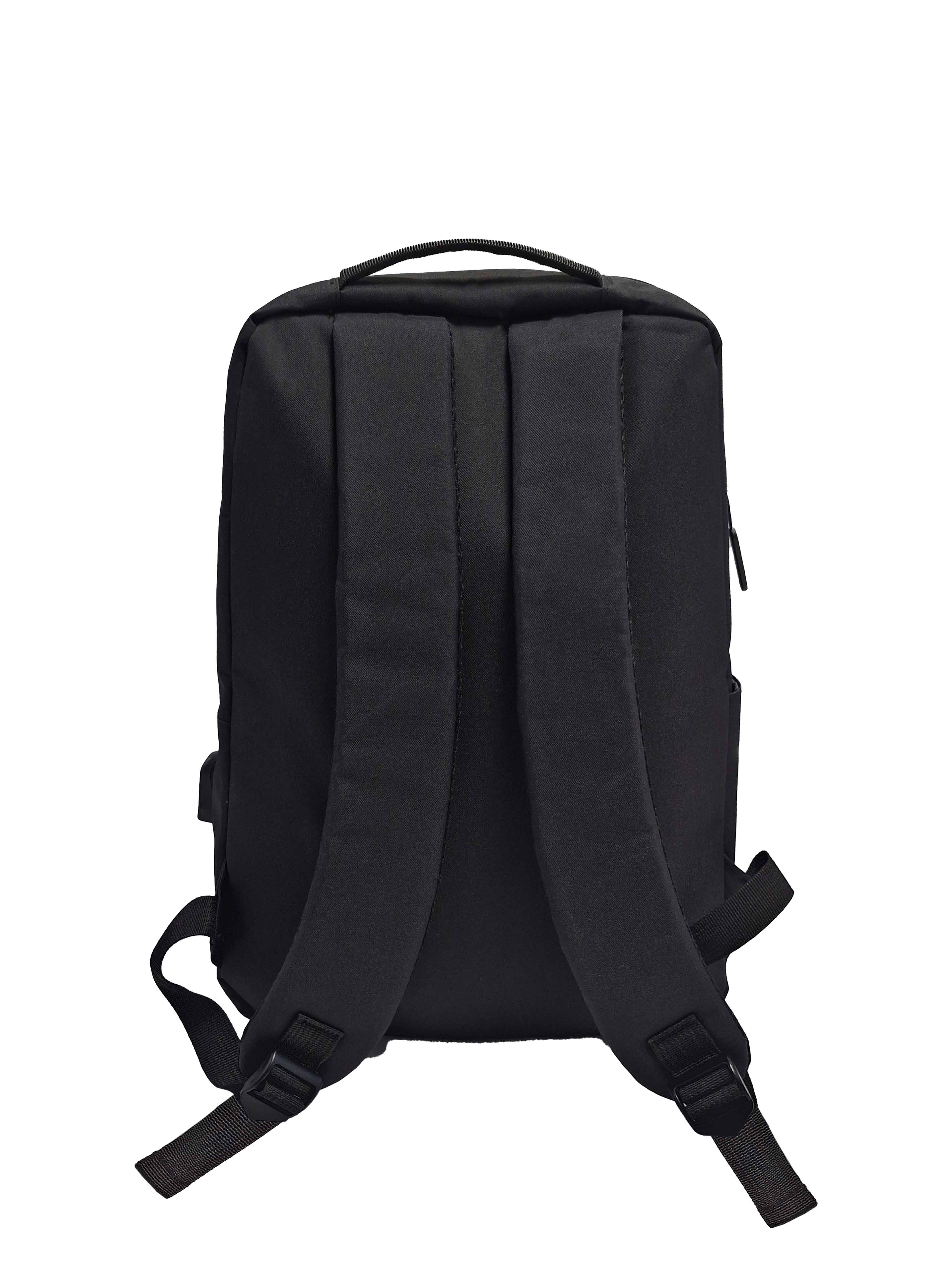 Official Ushuaïa Ibiza laptop backpack.
COMPOSITION:
Made from high-resistance 600D polyester, with a semi-rigid structure and soft-touch finish
Padded back panel and adjustable shoulder straps for enhanced comfort
Front zip pocket and main compartment with dual zipper closure
Built-in side USB port for external charging connection (power bank not included)
Minimalist and functional design, ideal for work, university, or travel