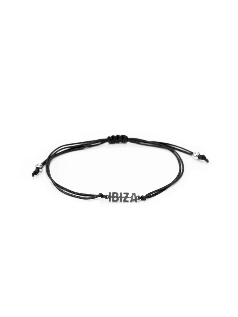 Ibiza thread bracelet with exclusive design and metal accents. Adjustable and available in multiple colors. Modern style inspired by Ibiza.
