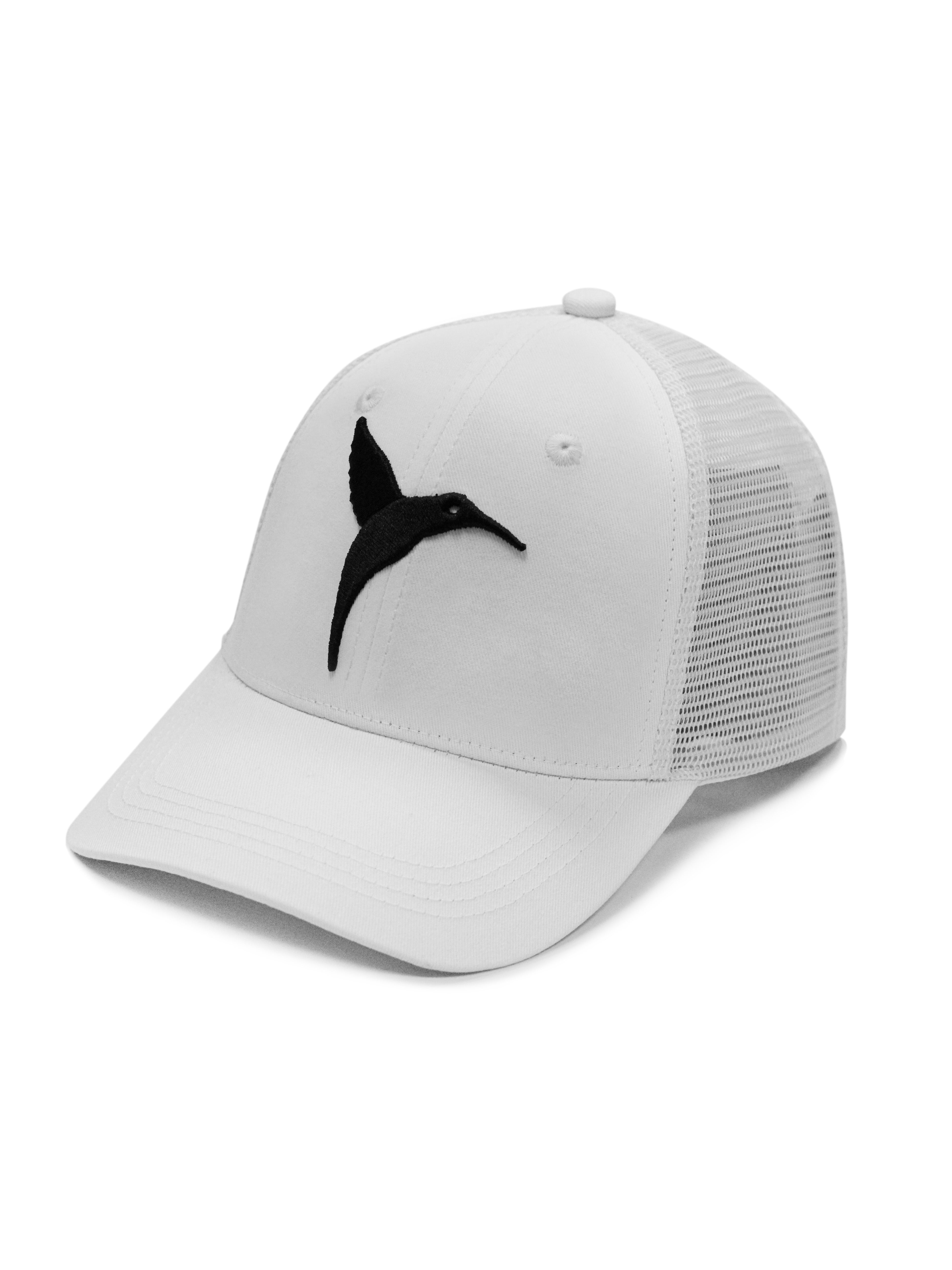 Curved visor cap in total white with Ushuaïa Ibiza logo embroidered in black on the front. Adjustable back strap for a comfortable fit.