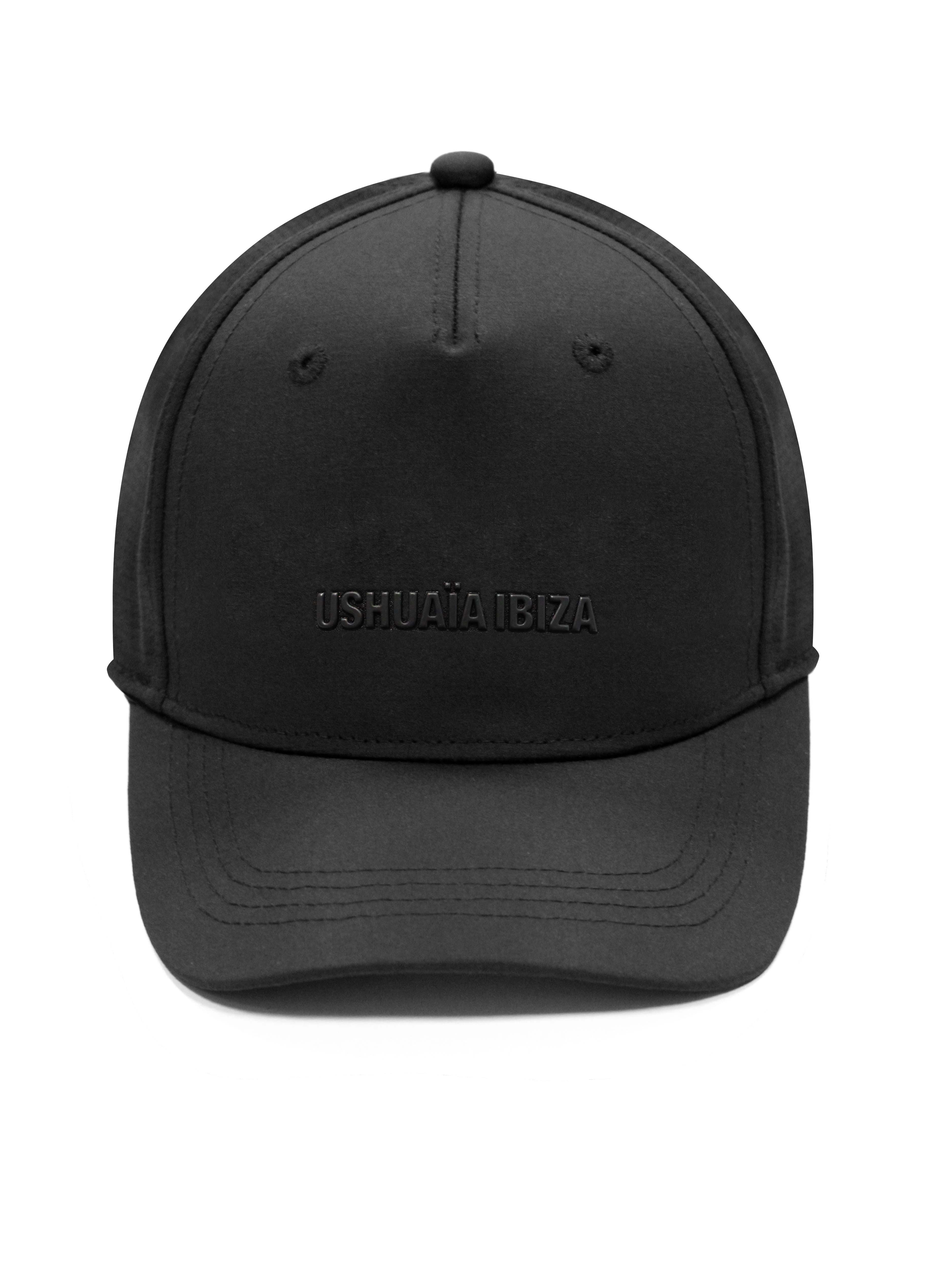 Curved visor cap in black. Tone-on-tone Ushuaïa Ibiza rubber logo on the front. Adjustable back strap for a comfortable fit