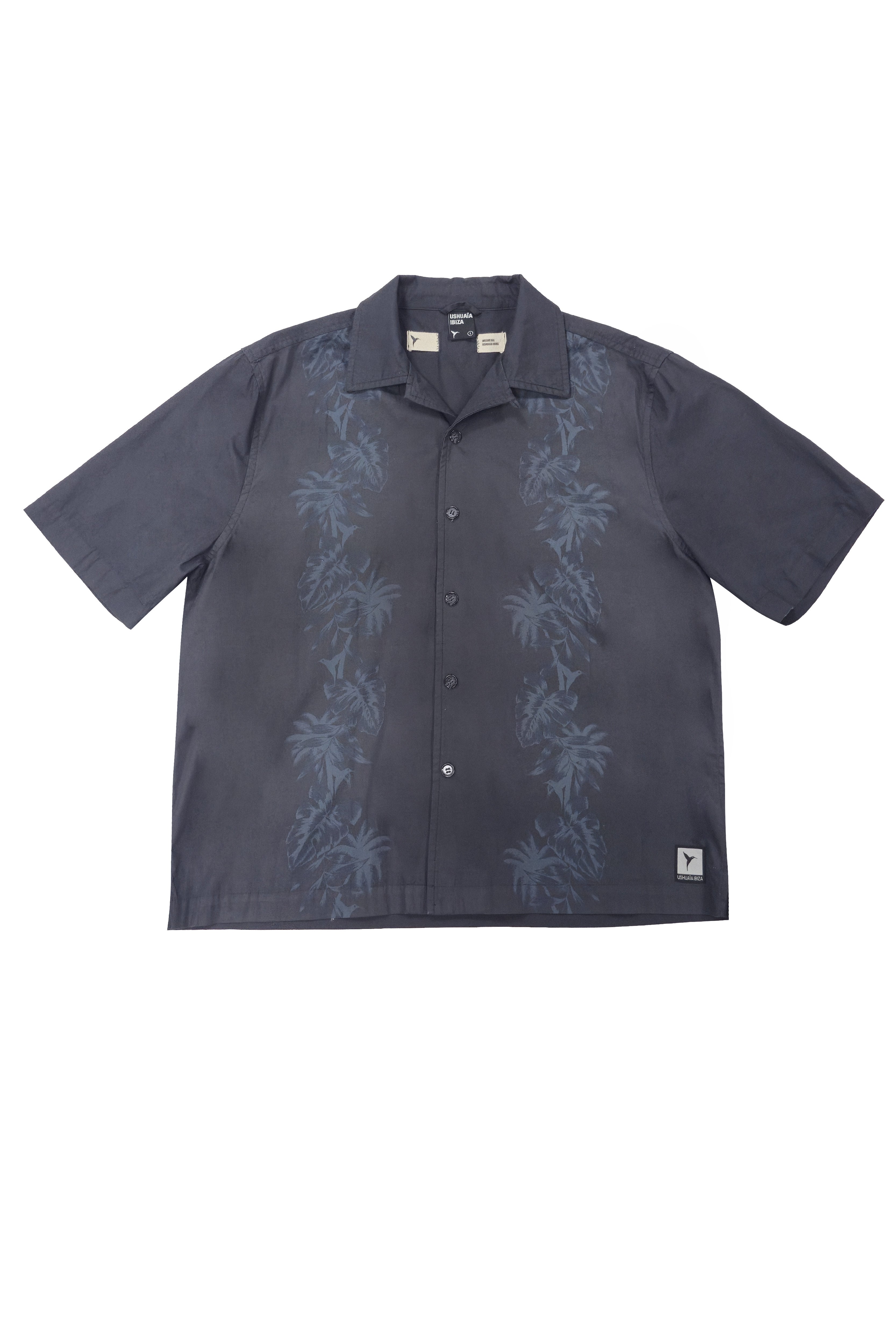 camisa hombre gris oscuro estampado tropical manga corta