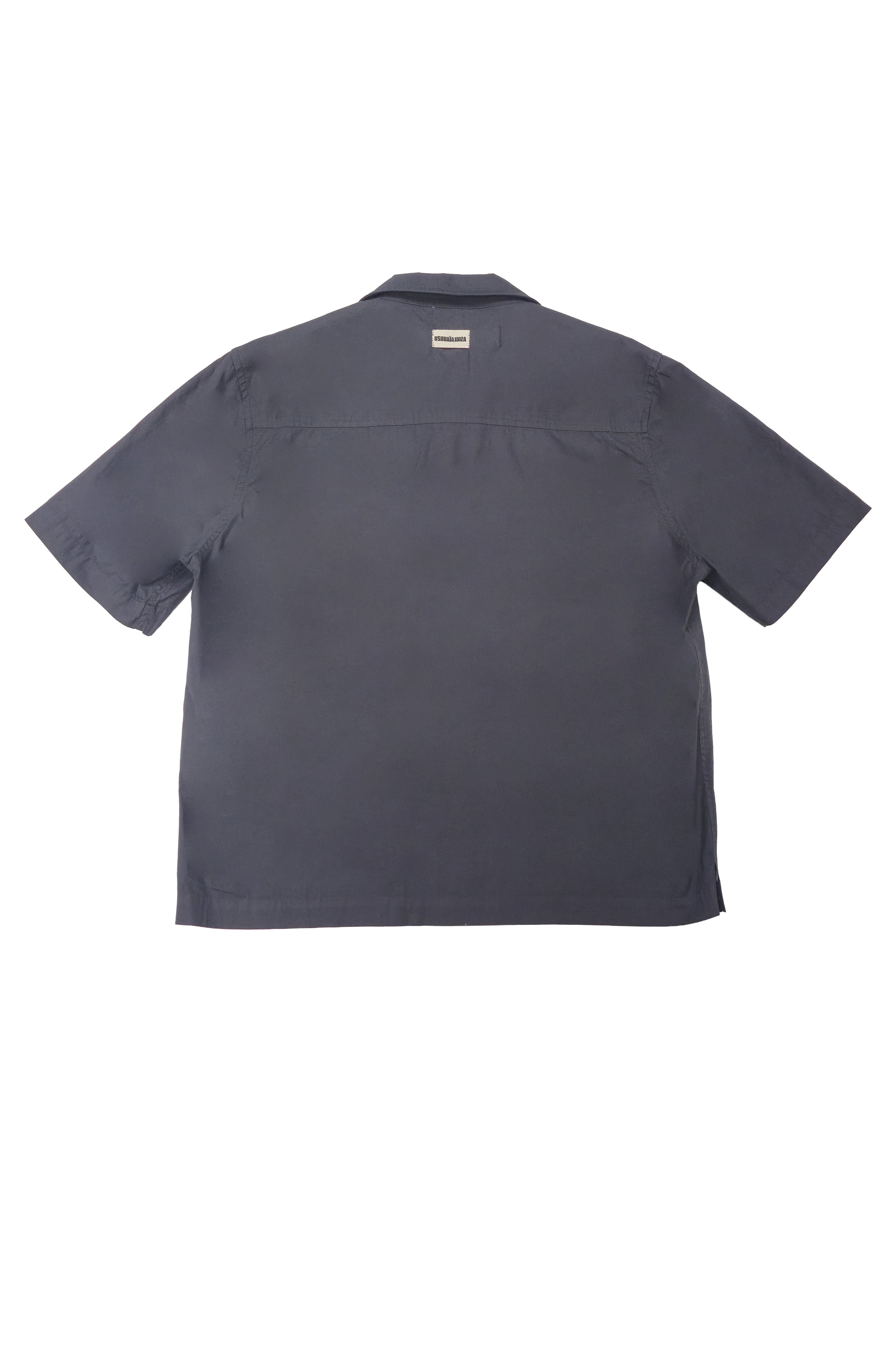 camisa hombre gris oscuro estampado tropical manga corta