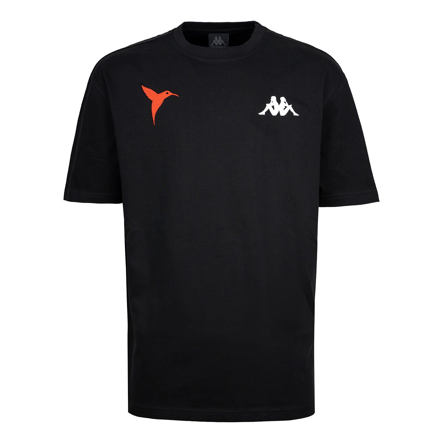 Camiseta de algodón blanca con lettering halftone, parte de la colección Kappa x Ushuaïa.
