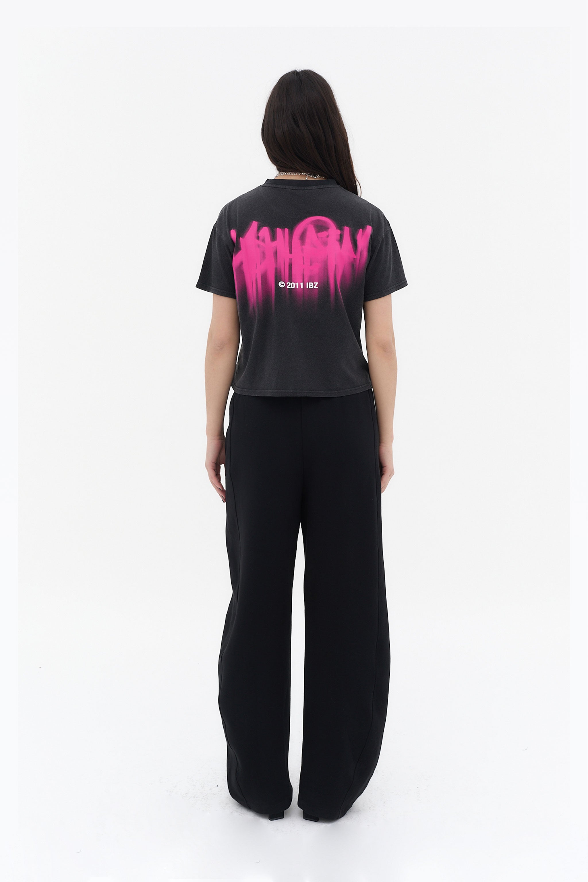 camiseta mujer negra acid wash grafico Ushuaia 