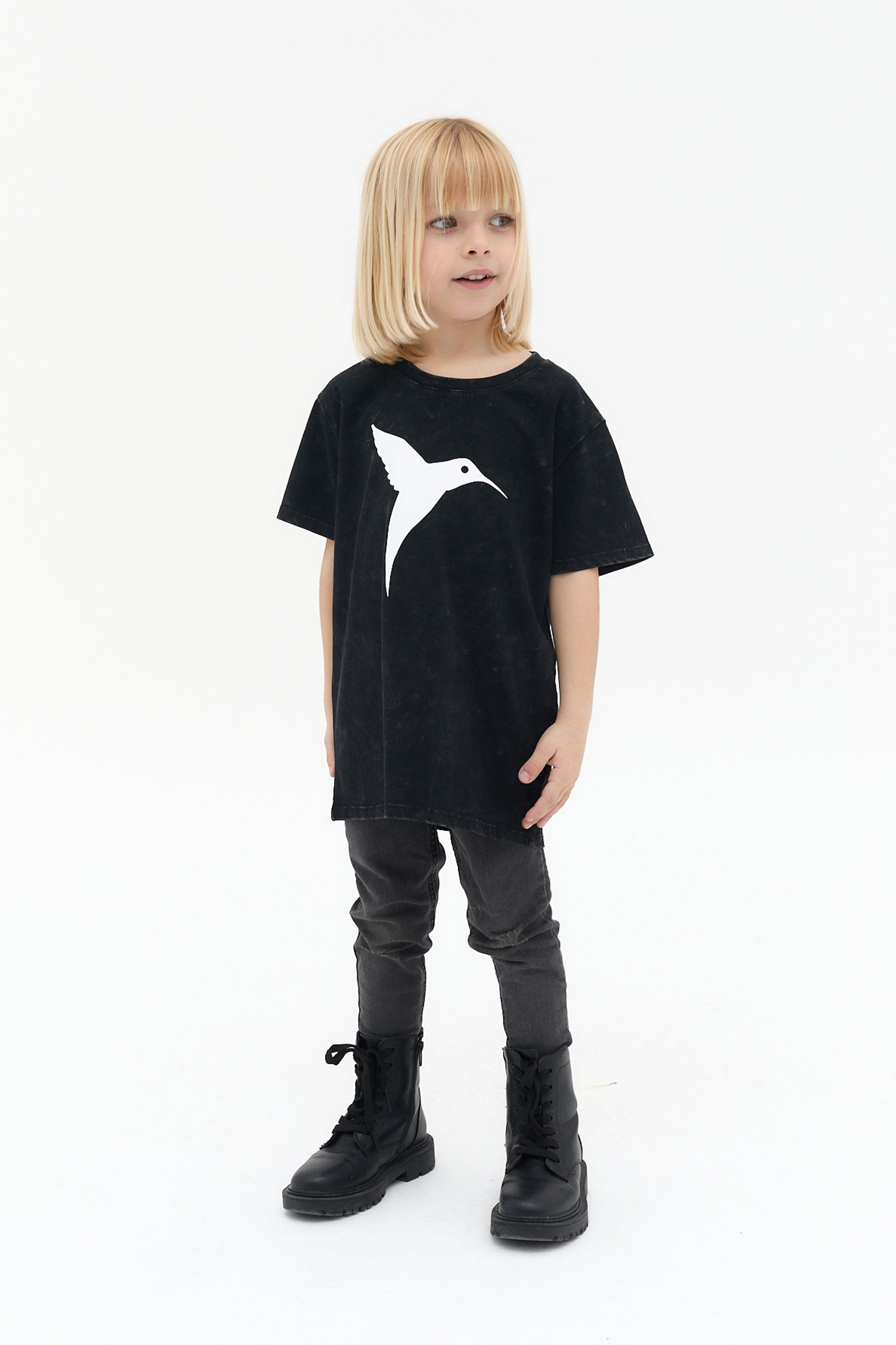 camiseta niño algodón negro acid wash logo ushuaïa