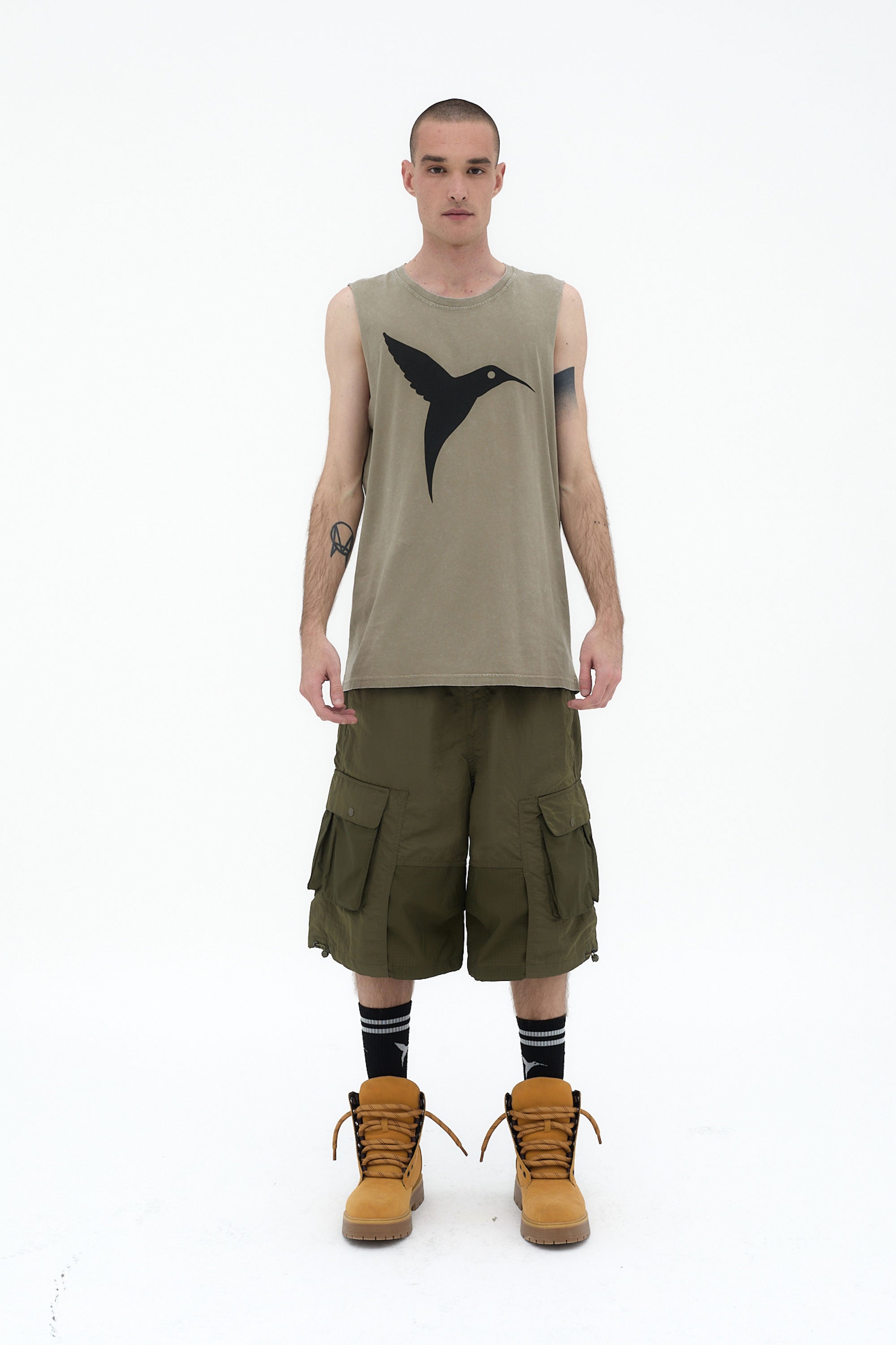 camiseta sin mangas hombre algodón acid wash enzyme wash regular fit logo ushuaïa frontal