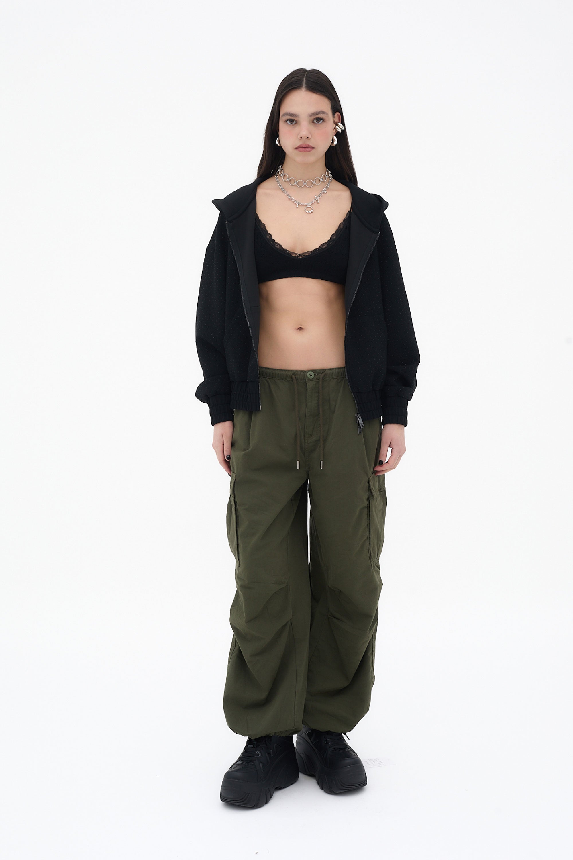 sudadera mujer negra capucha cremallera ushuaia