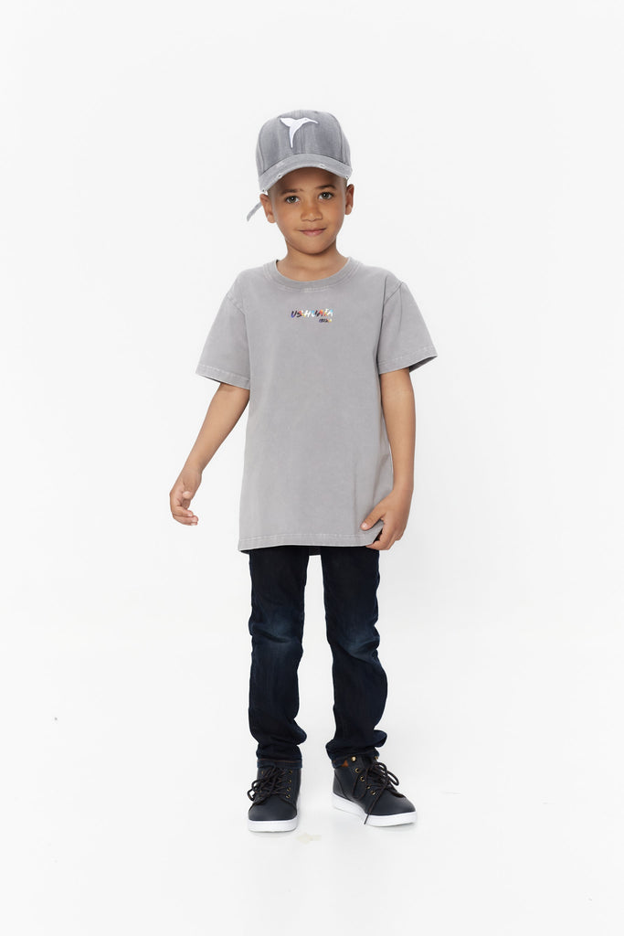 Round neck t-shirt with short sleeves washed with a fade out effect. Contrast combined print detail on the front and back.COMPOSITION:94% Cotton 6% Elastane