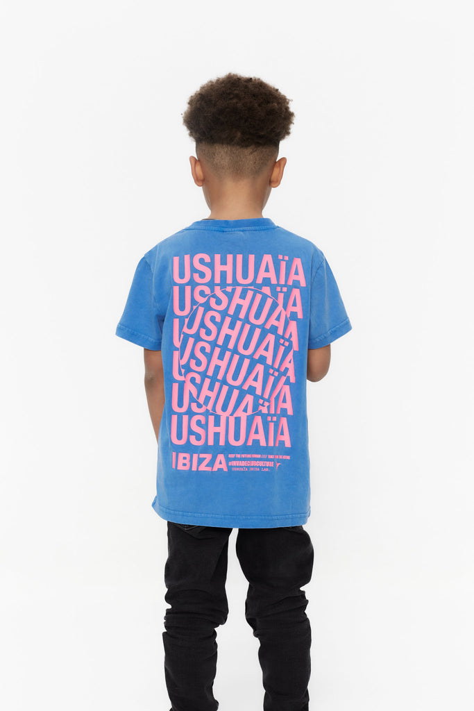 T-shirt with round neck and short sleeves washed with fade out effect. Contrast combined print detail on front and back.COMPOSITION:100% Cotton