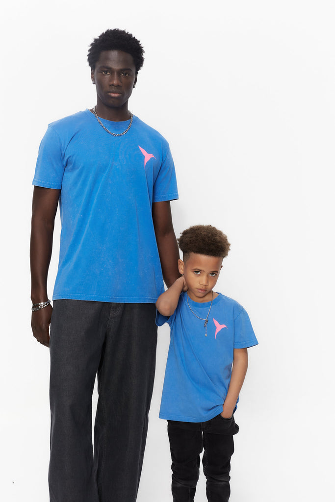 T-shirt with round neck and short sleeves washed with fade out effect. Contrast combined print detail on front and back.COMPOSITION:100% Cotton