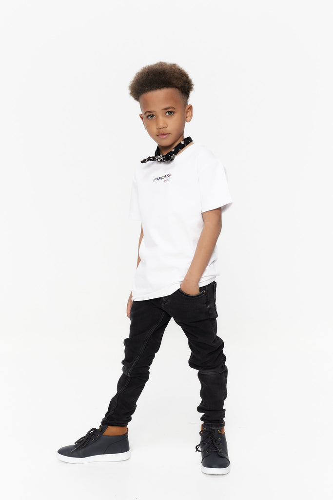 T-shirt with round neck and short sleeves. Contrast combined print detail on front and back.COMPOSITION:94% Cotton 6% Elastane