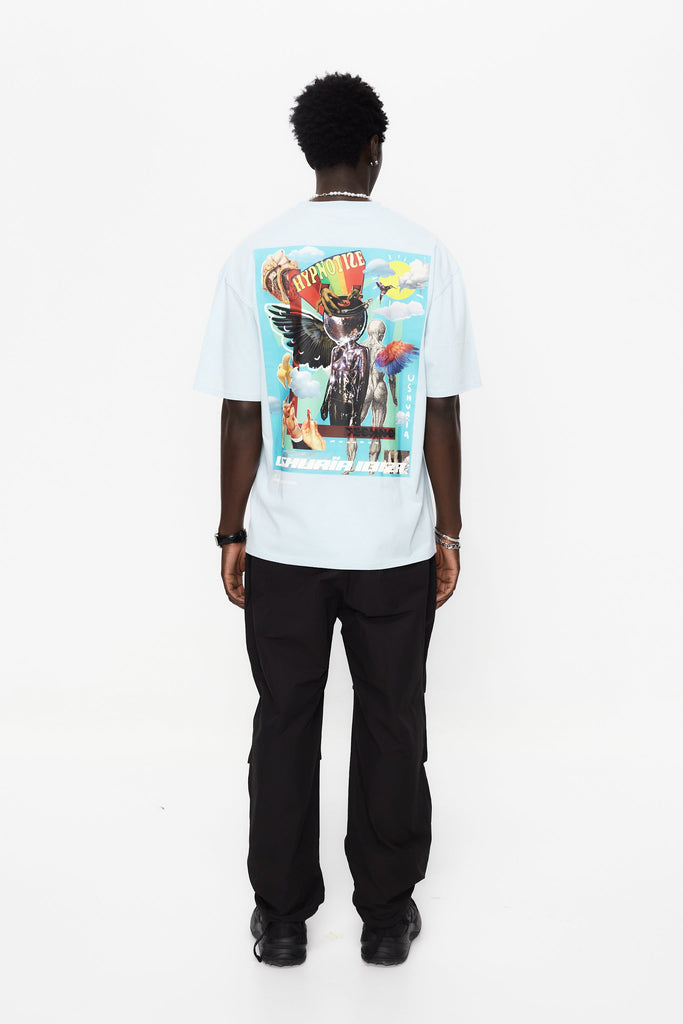 Oversized T-shirt with a crew neck and short sleeves, washed with a fade-out effect. Contrasting combined print detail on the front and back.
USHUAÏA x ANDREA MARCACCINI