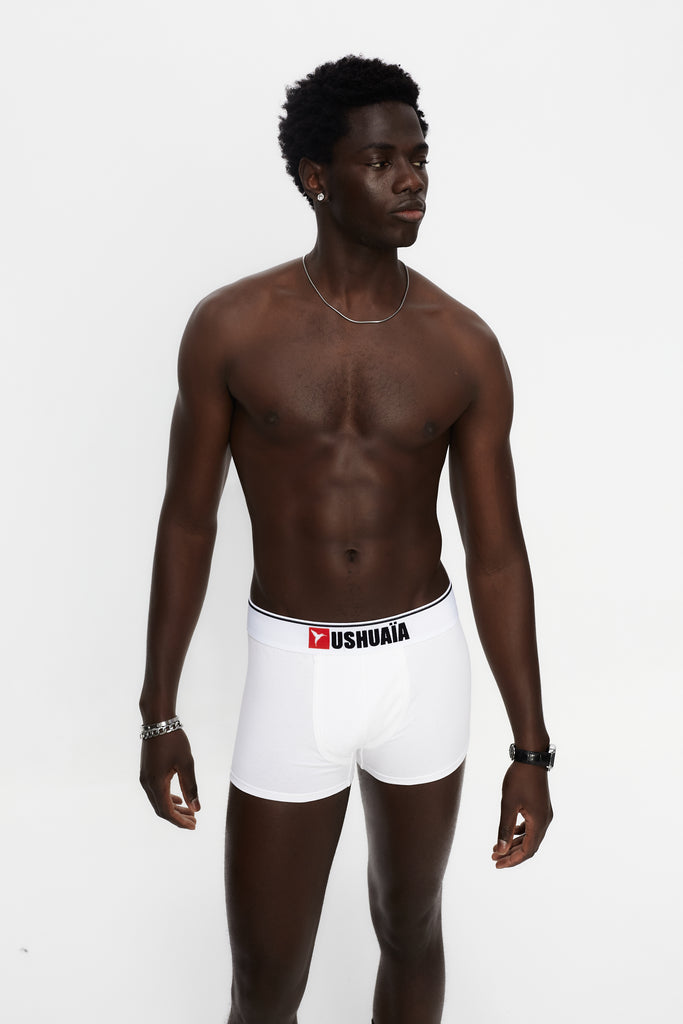 Fitted boxers with elastic waistband