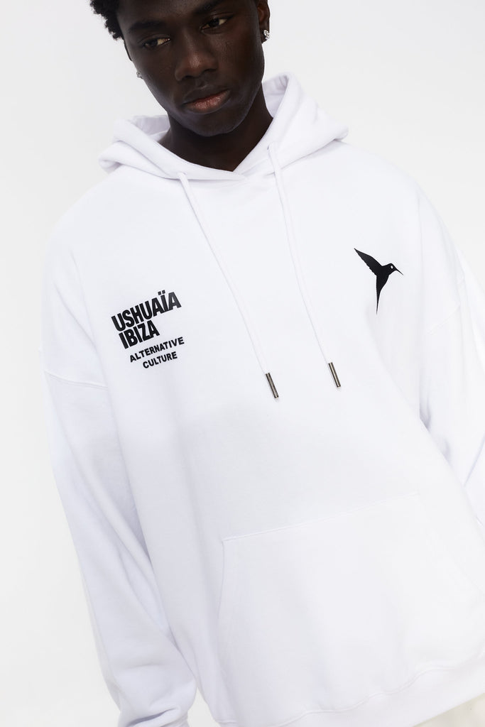 Oversized sweatshirt with adjustable hood with drawstring and washed long sleeves with peach effect. Contrast combined print detail on the front. Kangaroo pocket on the front. Ribbed finishes.