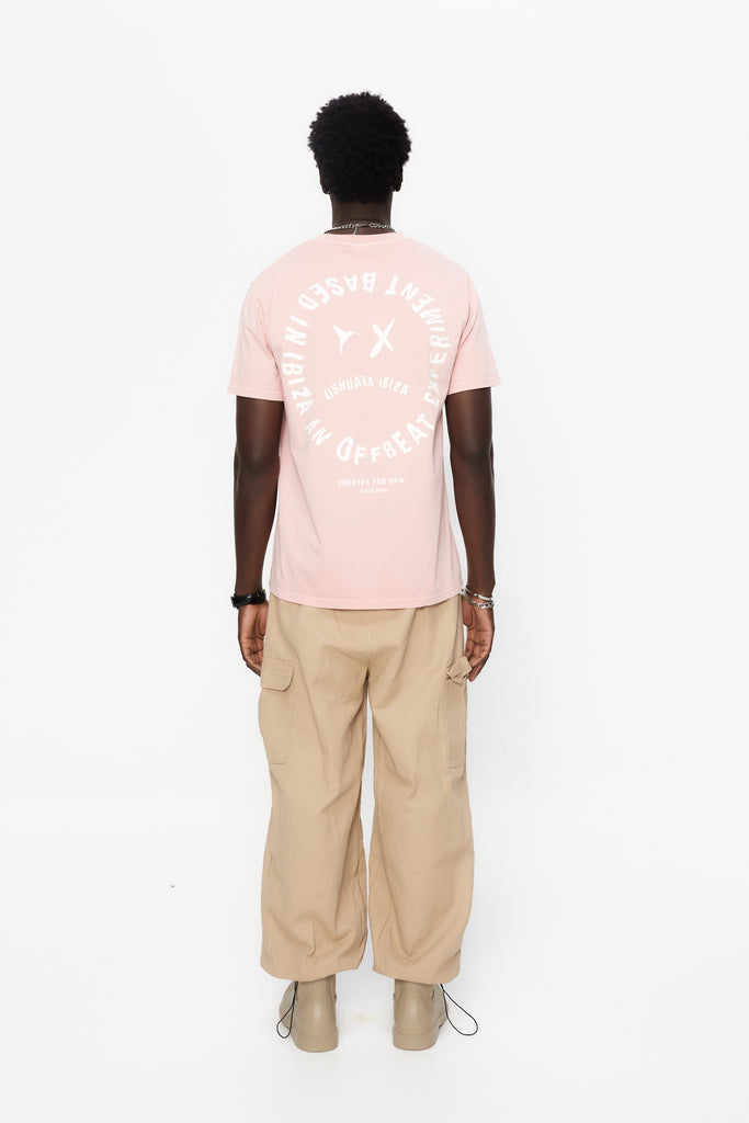 Regular fit t-shirt with a round neck and short sleeves, washed with a fade-out effect. Contrast combined print detail on the front and back.