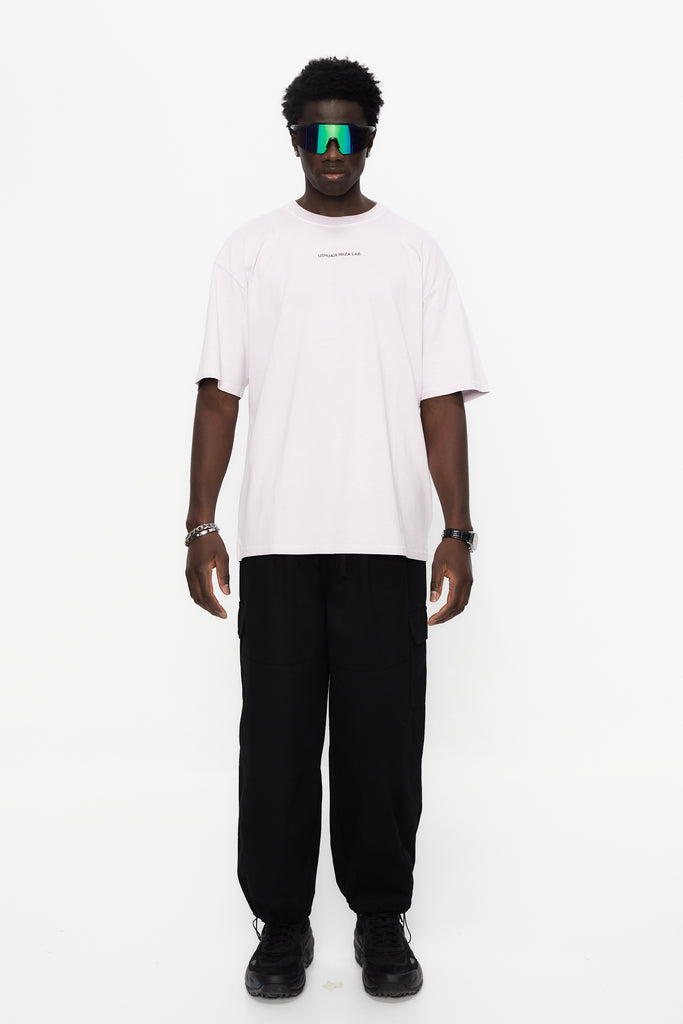 Oversized t-shirt with round neck and short sleeves. Contrast combined print detail on front and back.