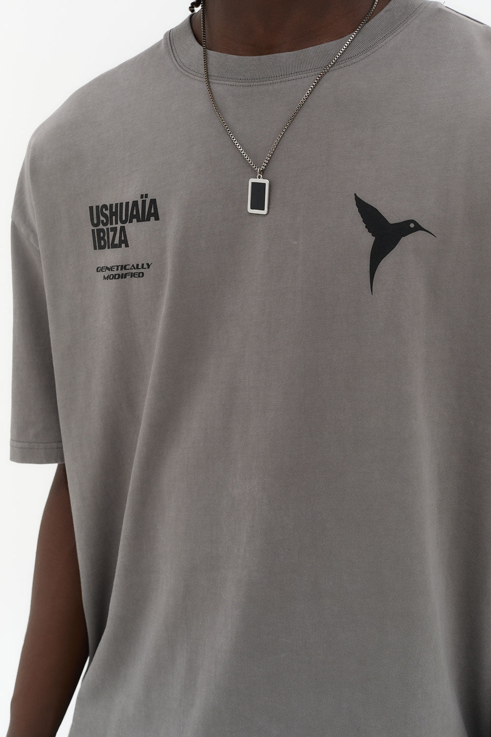 camiseta boxy fit gris hombre acid wash logo delantero