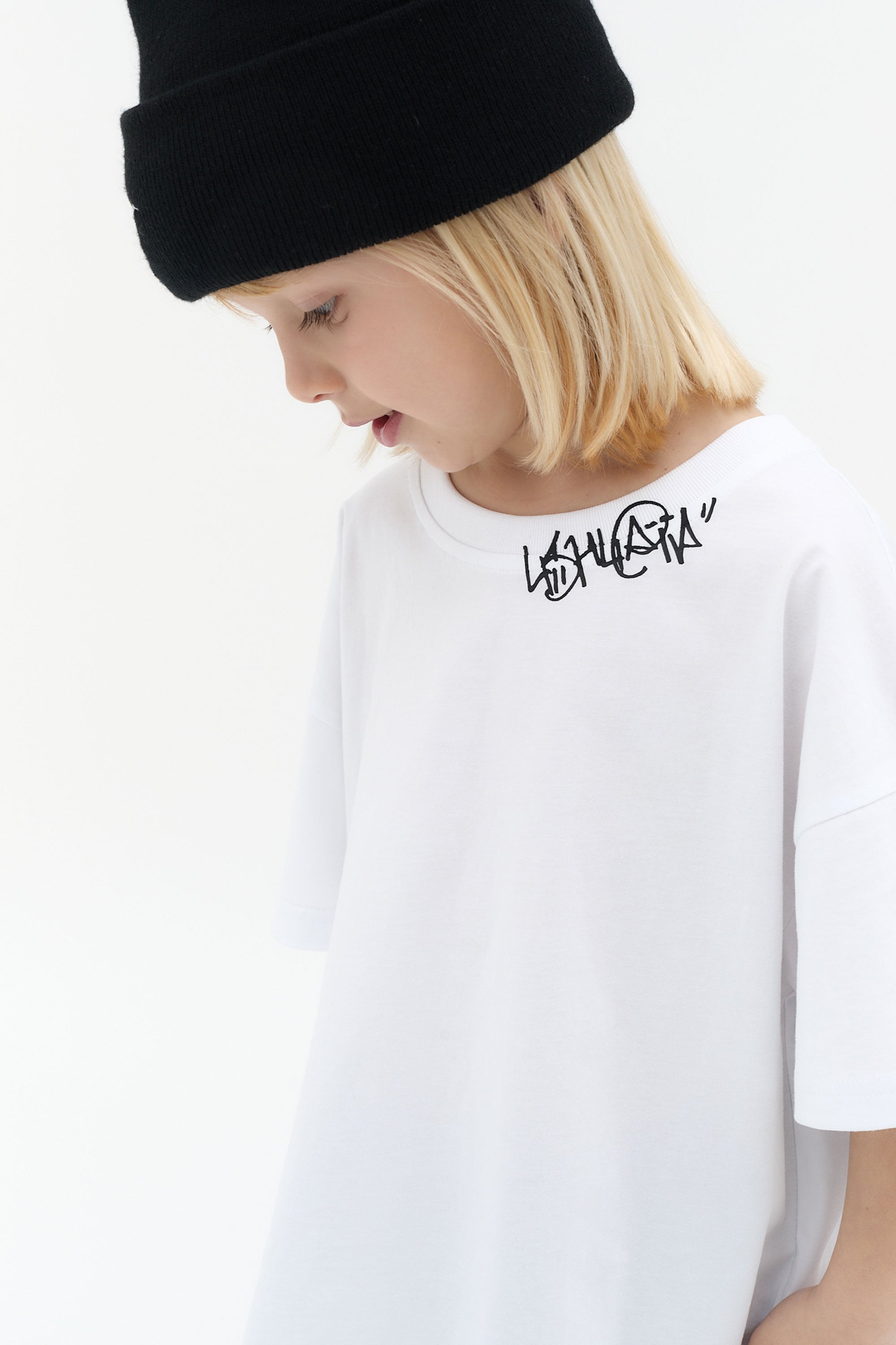 camiseta niño algodón blanca silicon wash logo ushuaïa